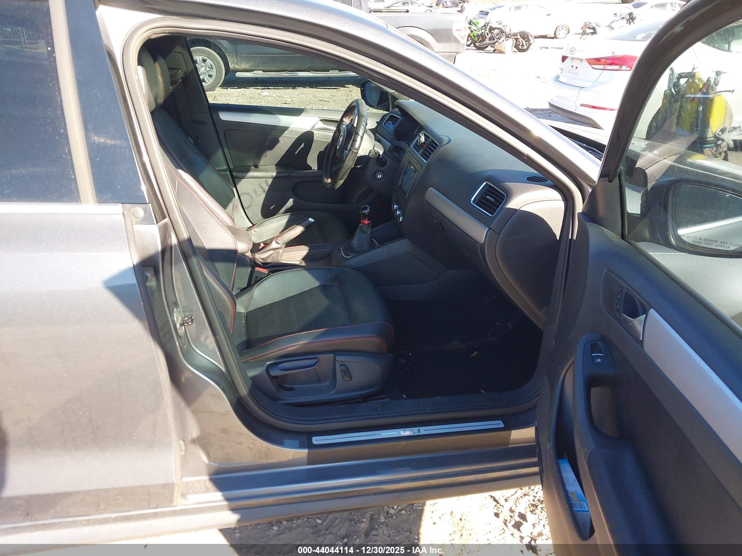 VOLKSWAGEN JETTA image 5