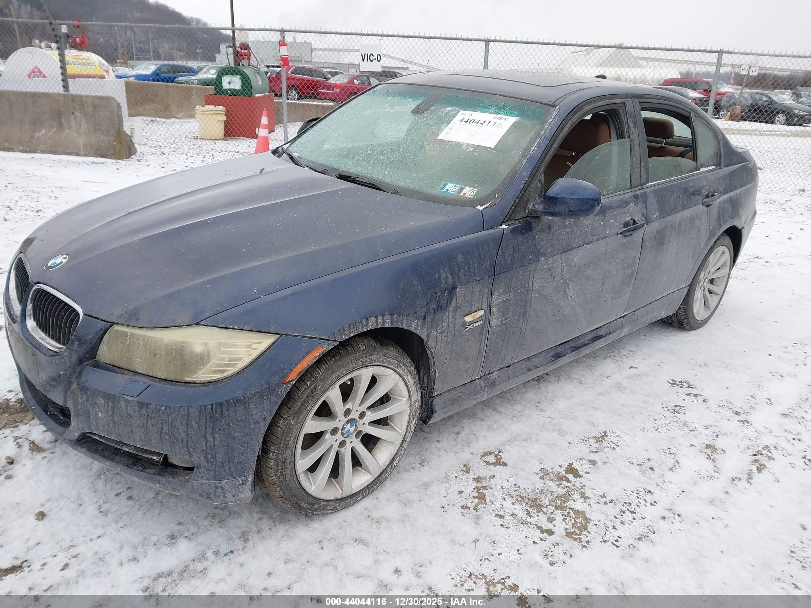 BMW 328I image 2