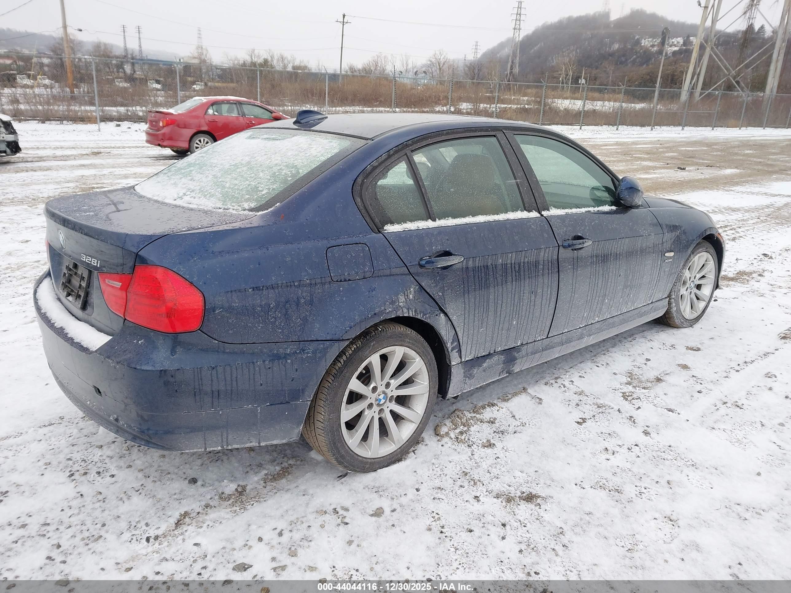 BMW 328I image 4