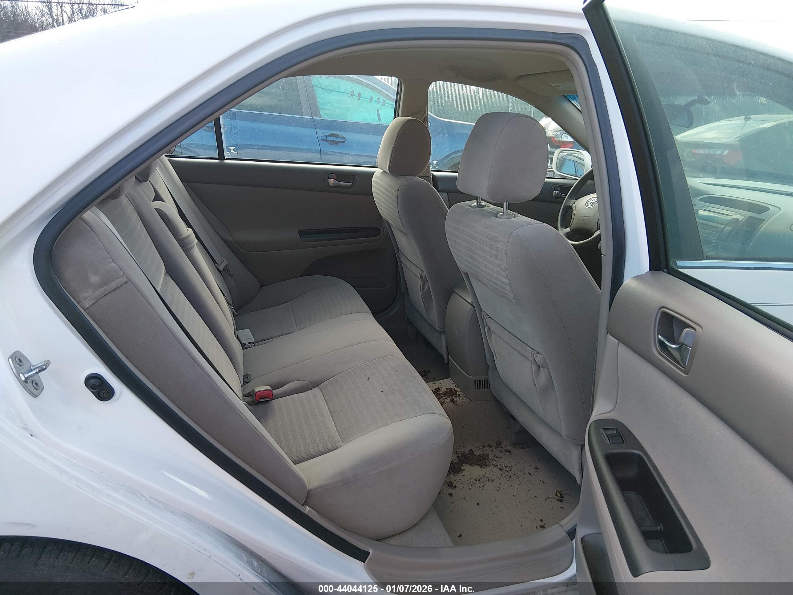 TOYOTA CAMRY image 8