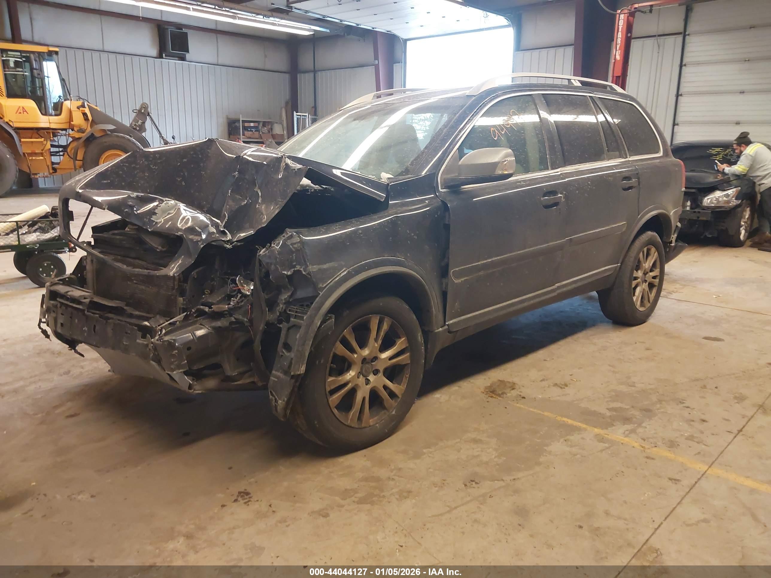 VOLVO XC90 image 2