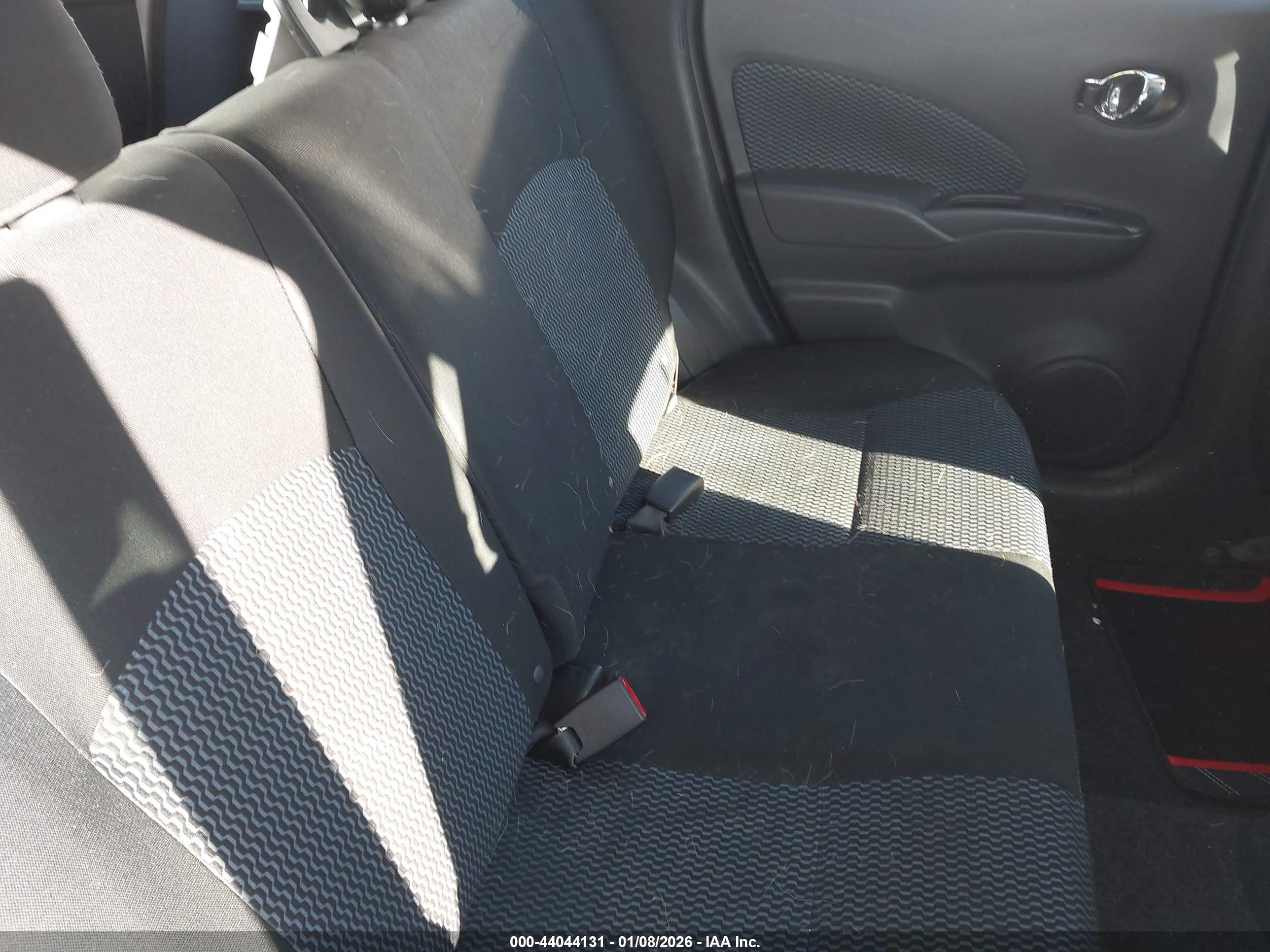 NISSAN VERSA image 8