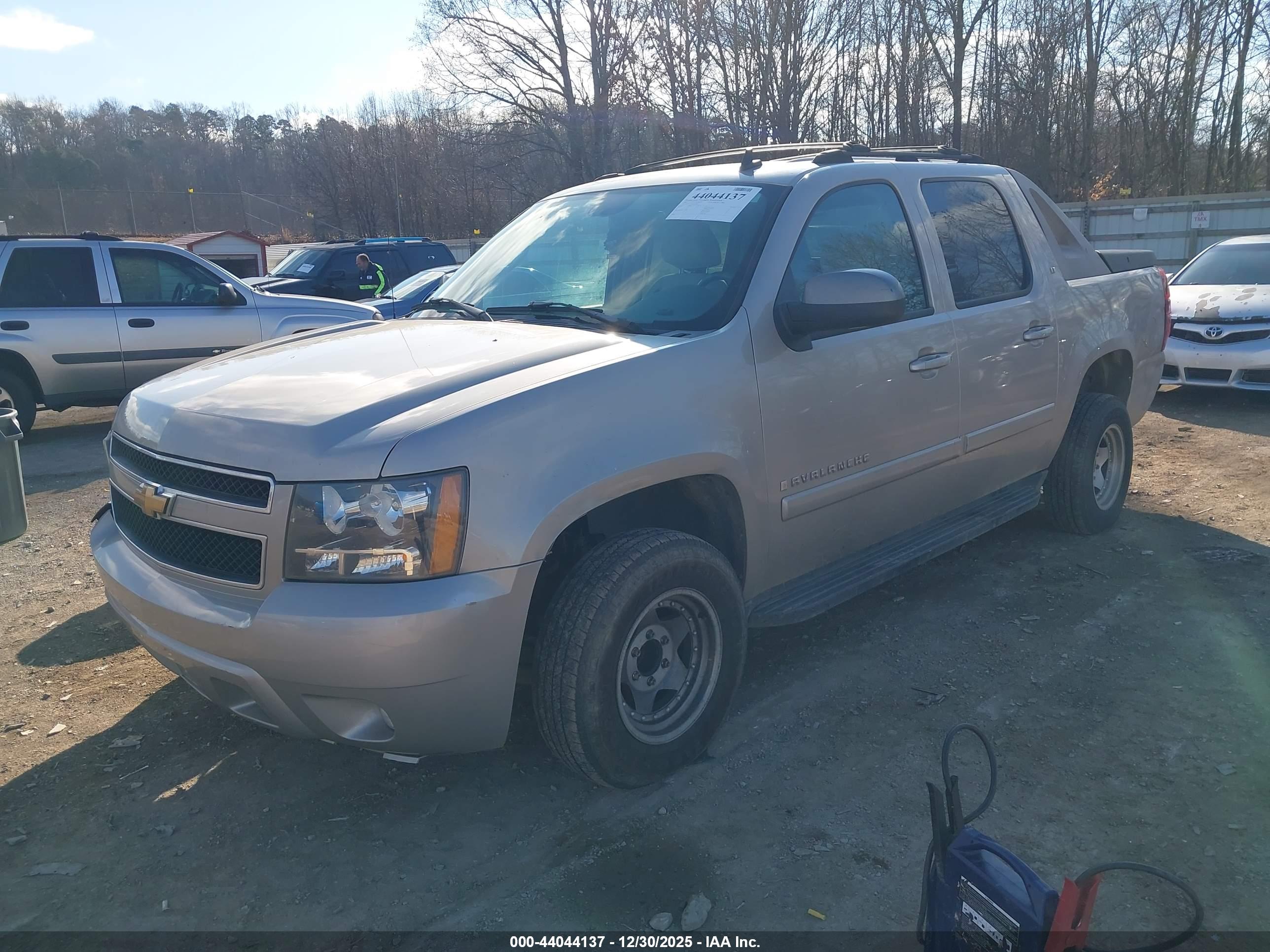 CHEVROLET AVALANCHE image 2