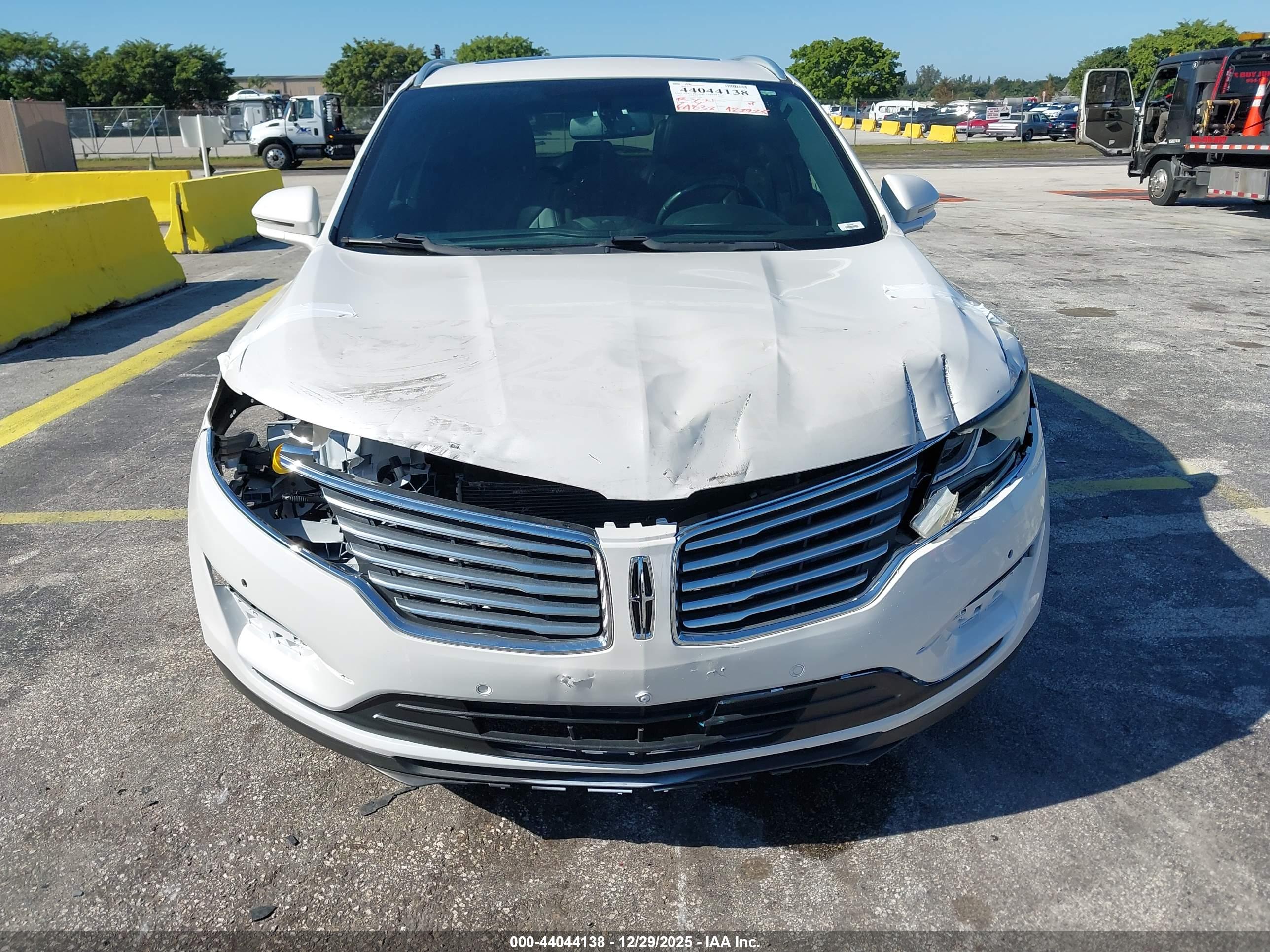 LINCOLN MKC image 6