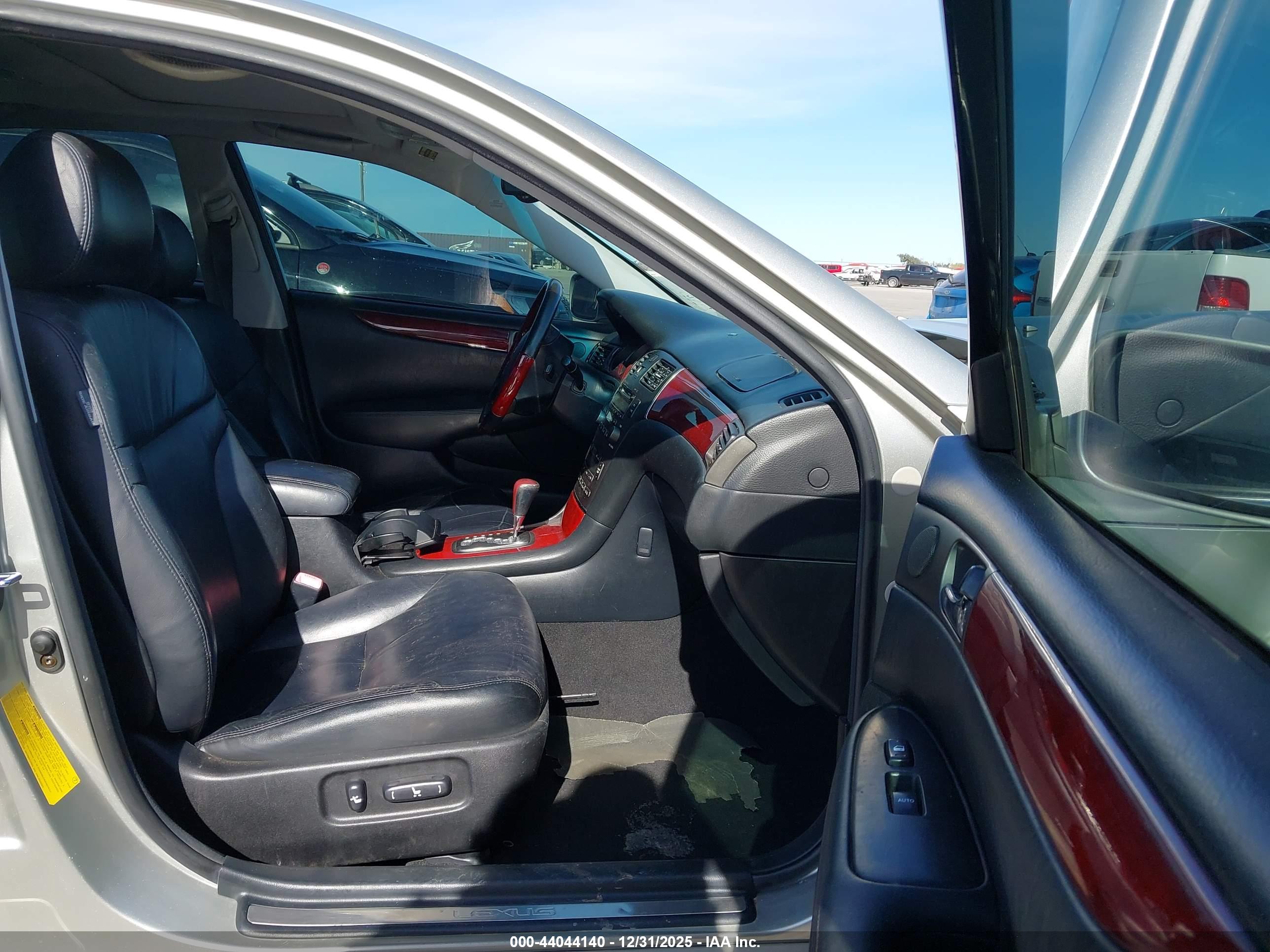 LEXUS ES image 5