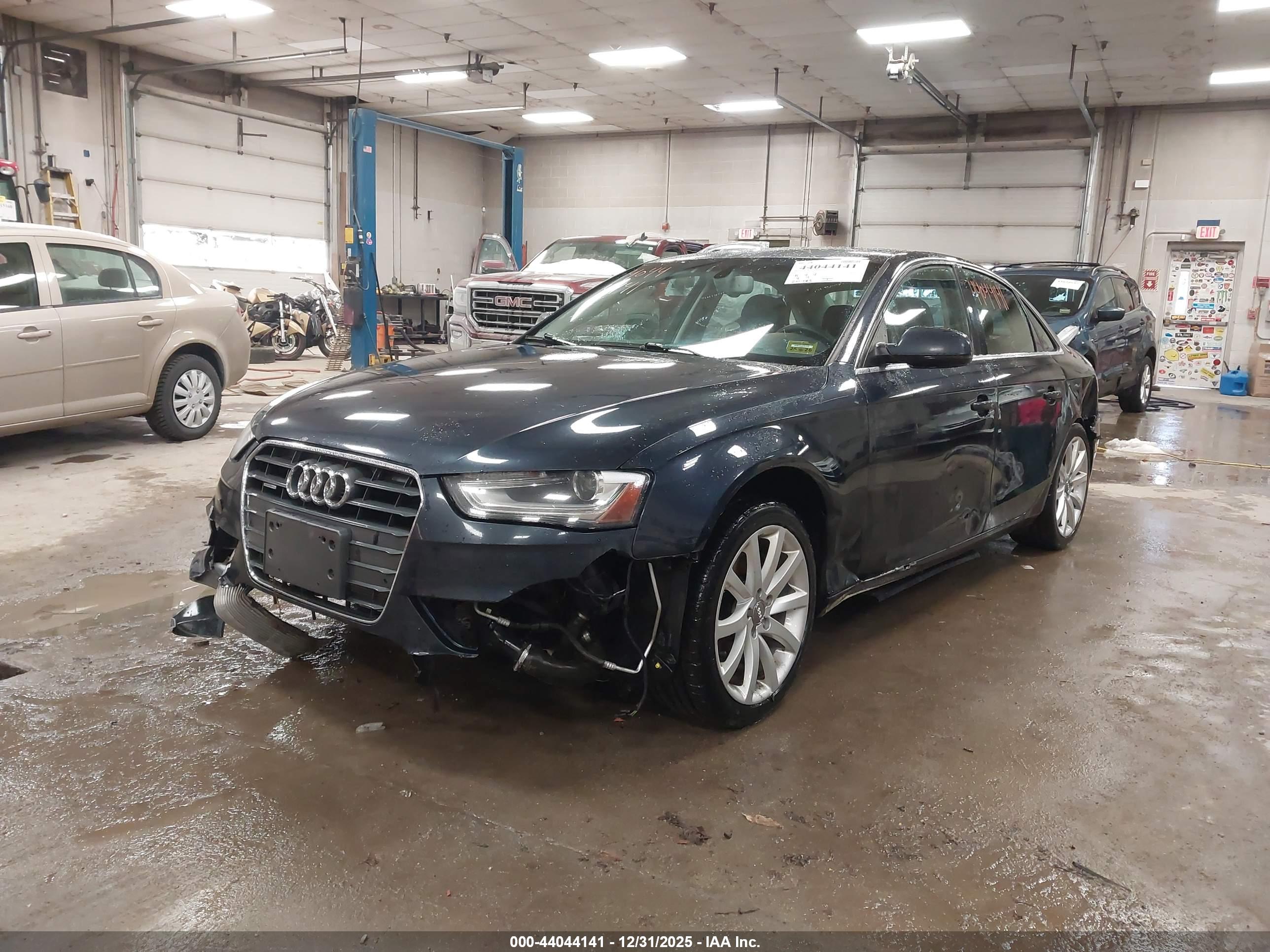 AUDI A4 image 2