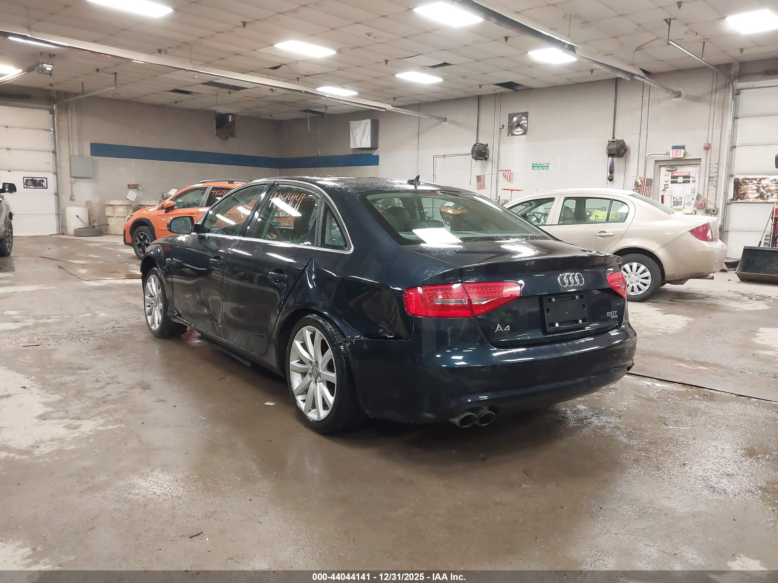 AUDI A4 image 3