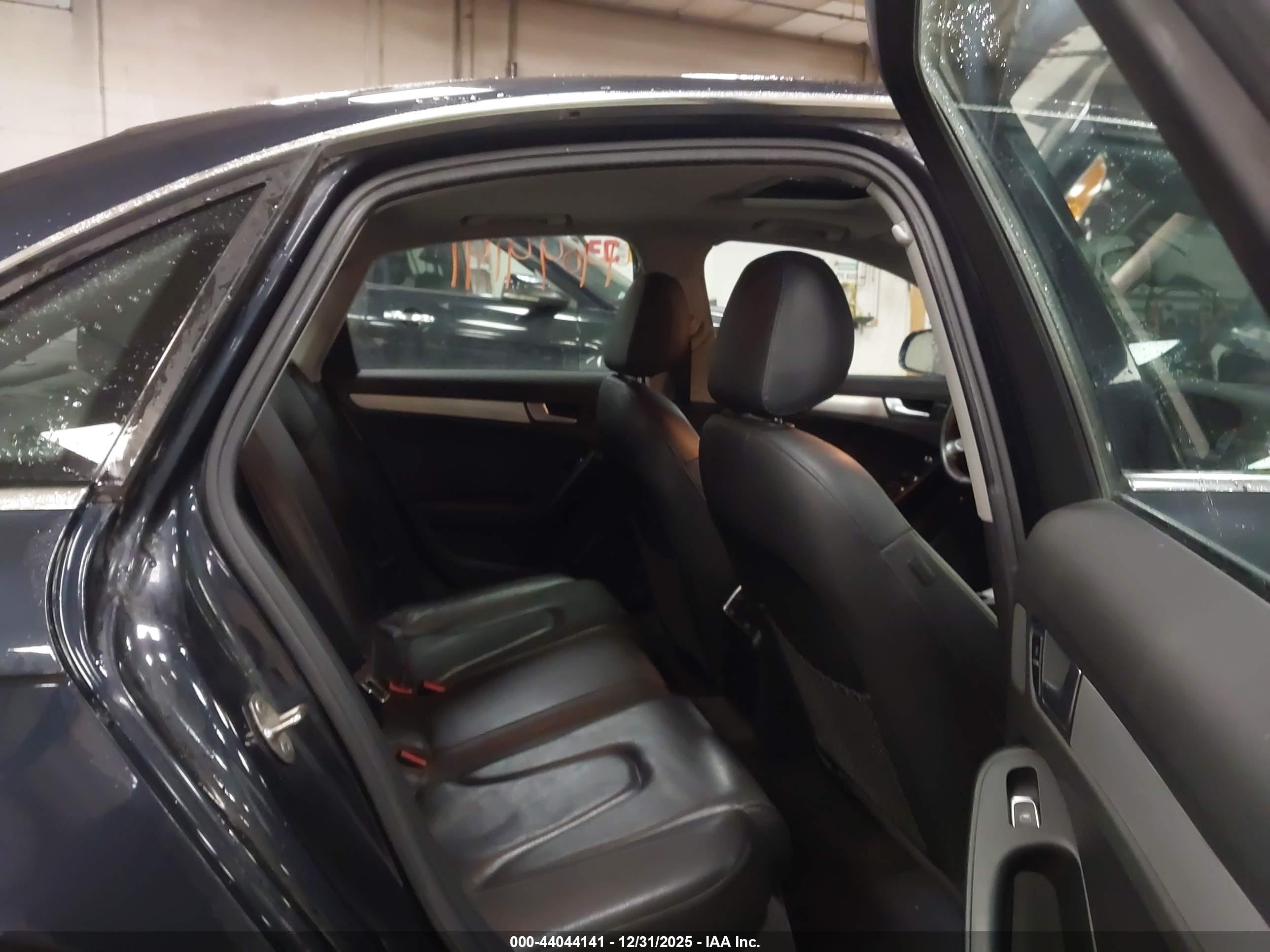 AUDI A4 image 8