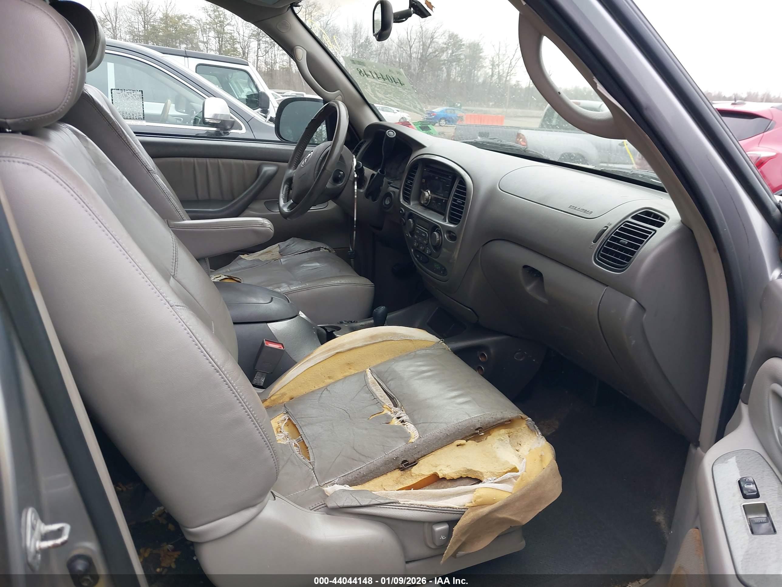 TOYOTA SEQUOIA image 5