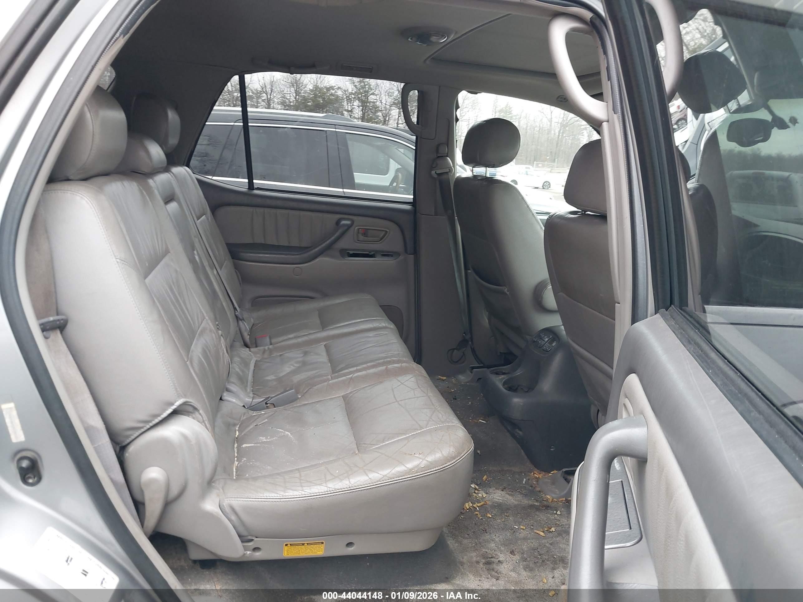 TOYOTA SEQUOIA image 8