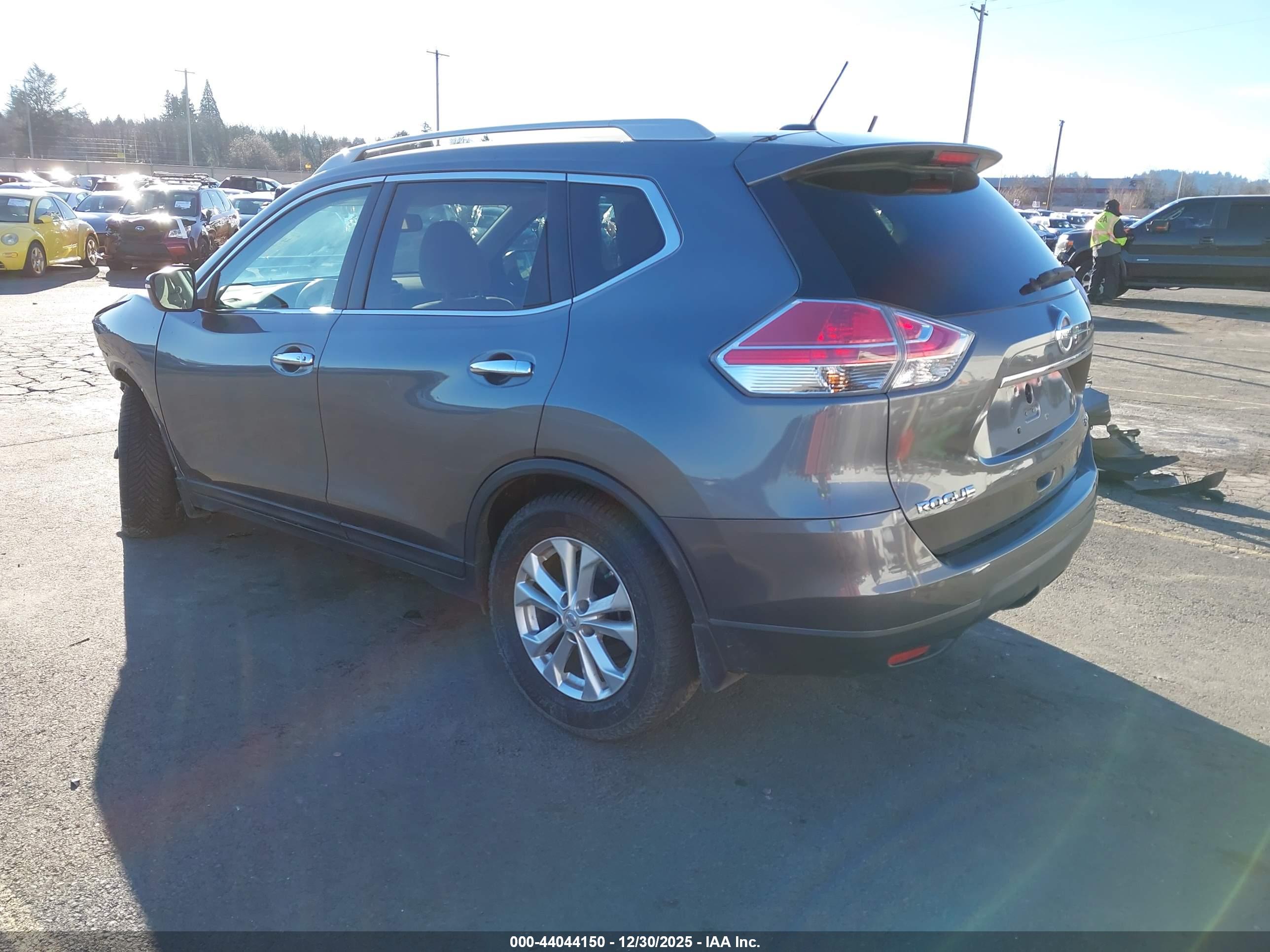 NISSAN ROGUE image 3