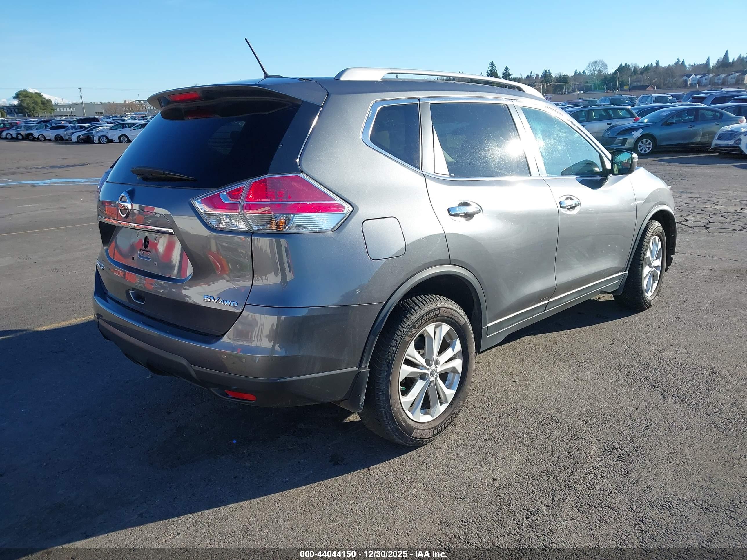 NISSAN ROGUE image 4