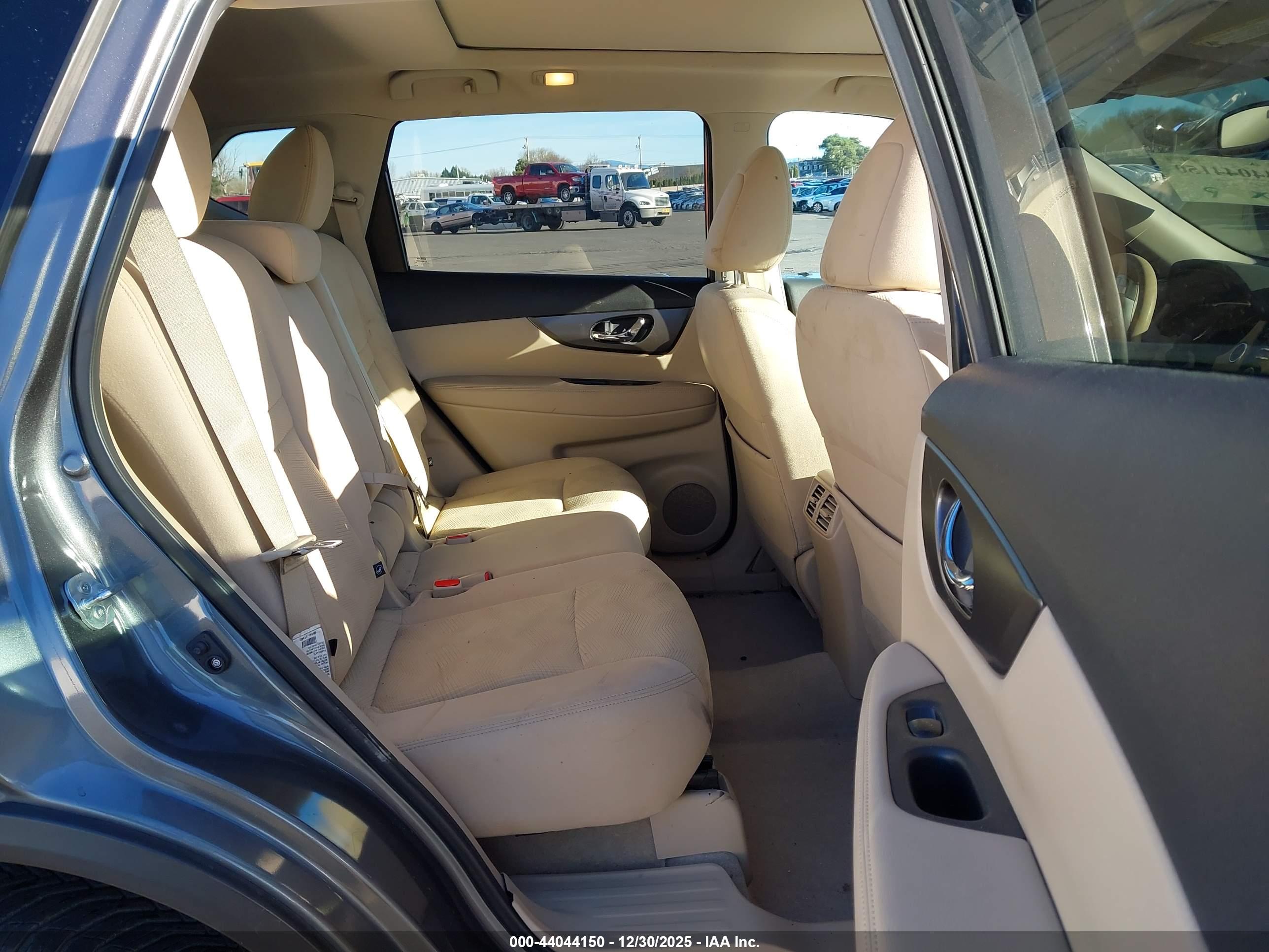NISSAN ROGUE image 8