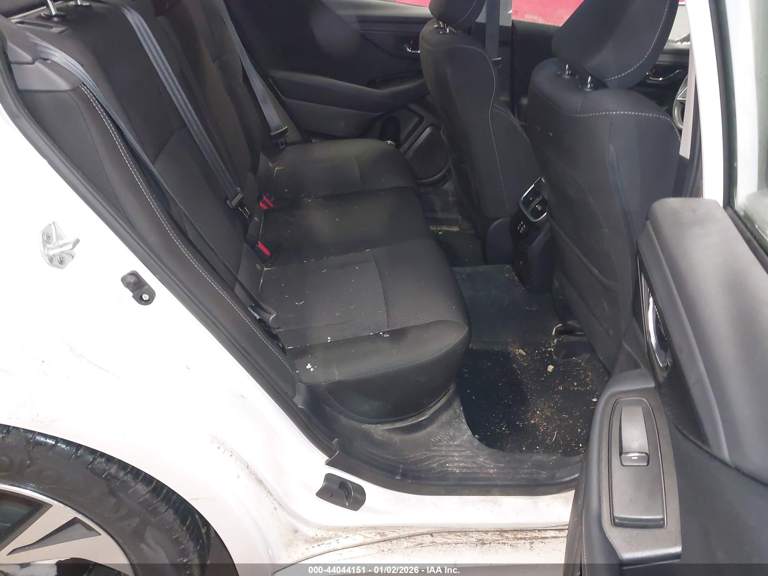 SUBARU LEGACY image 8