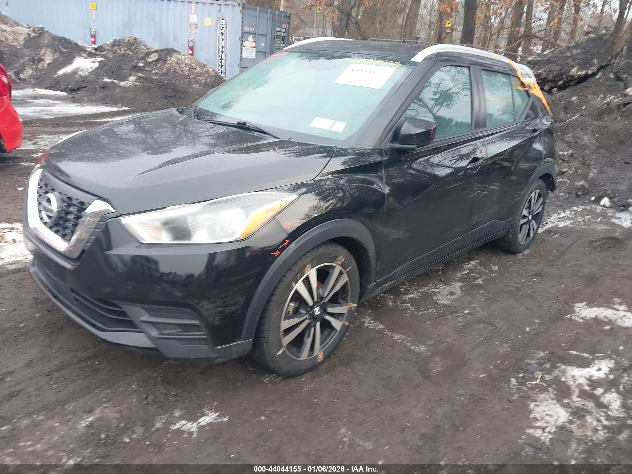 NISSAN KICKS image 2