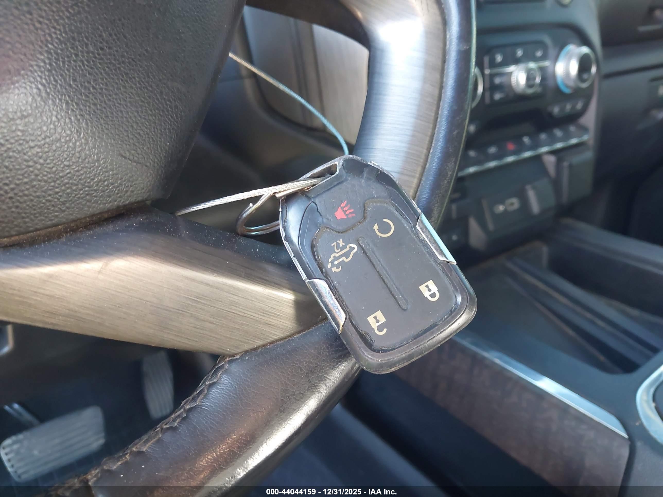 GMC SIERRA image 11