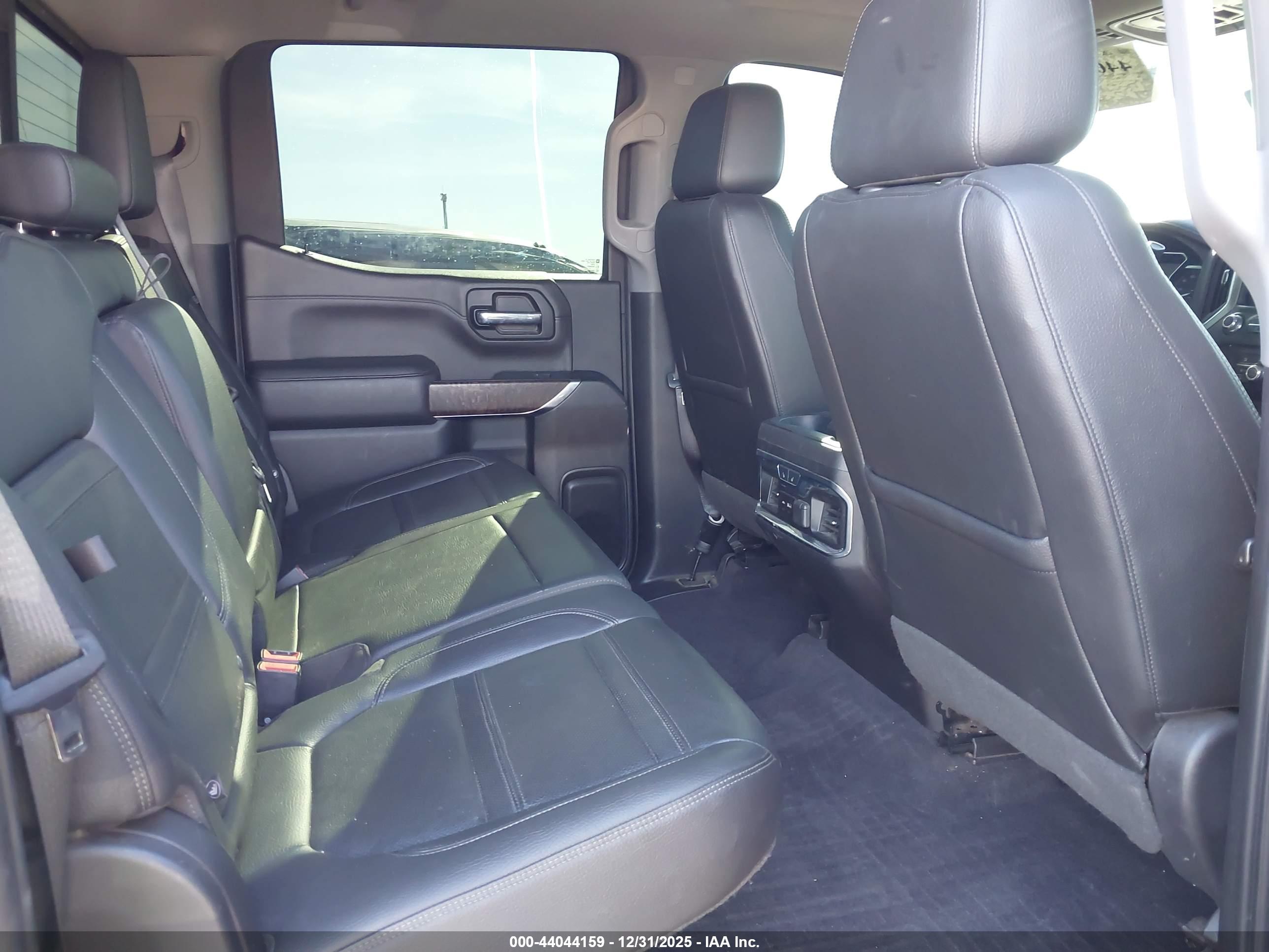 GMC SIERRA image 8
