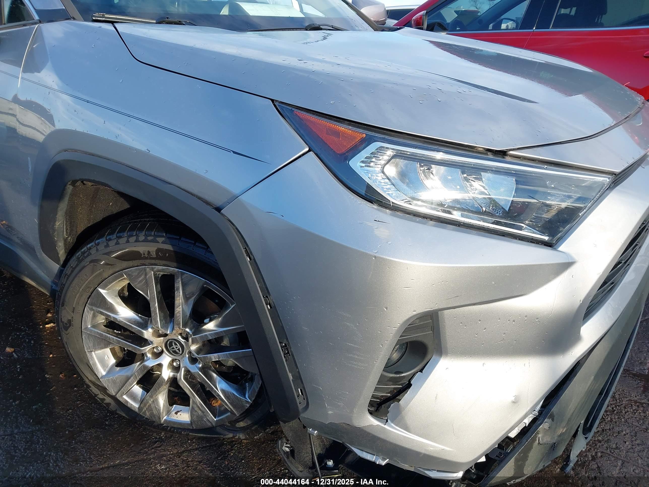 TOYOTA RAV4 image 6