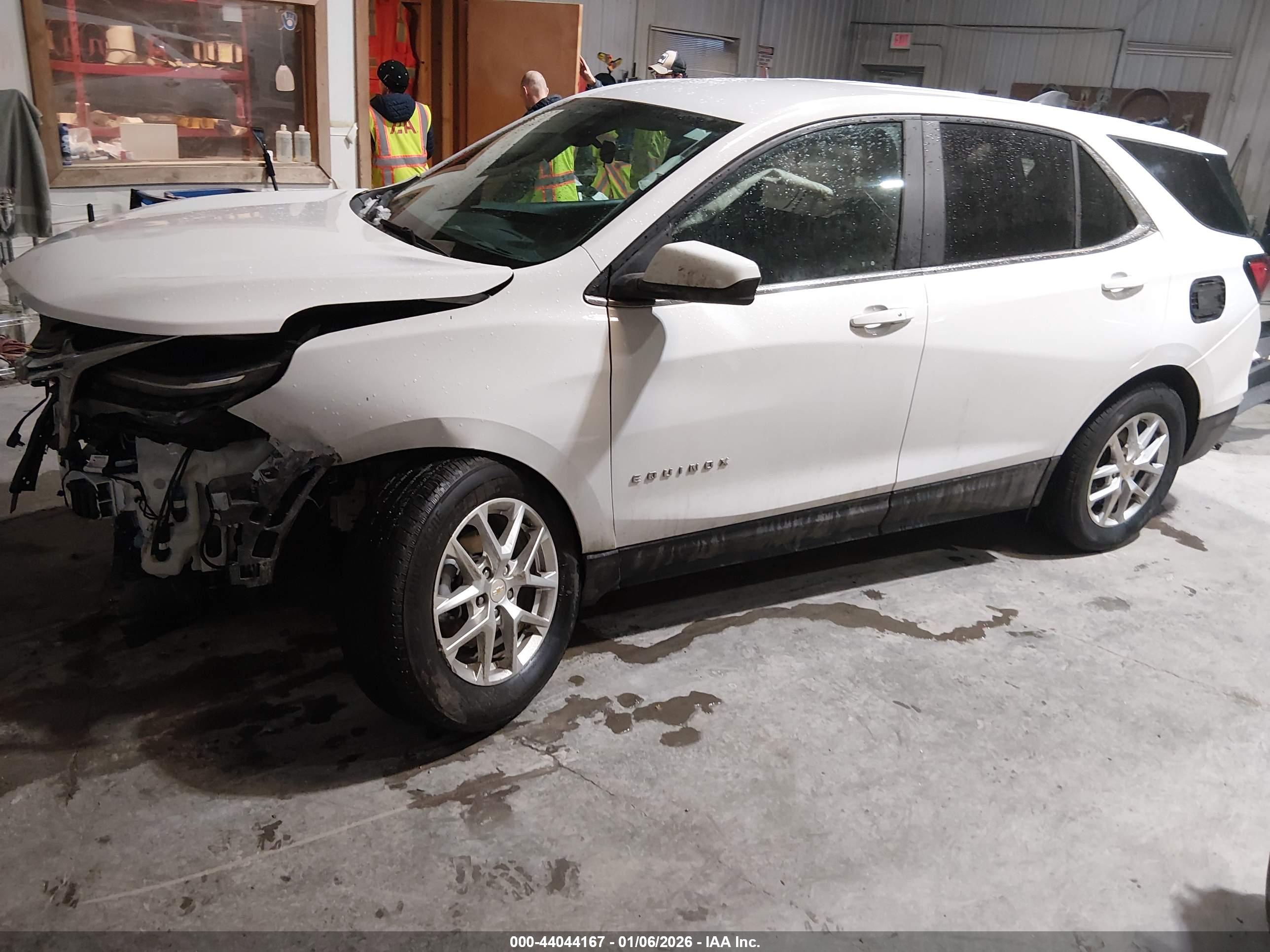 CHEVROLET EQUINOX image 2
