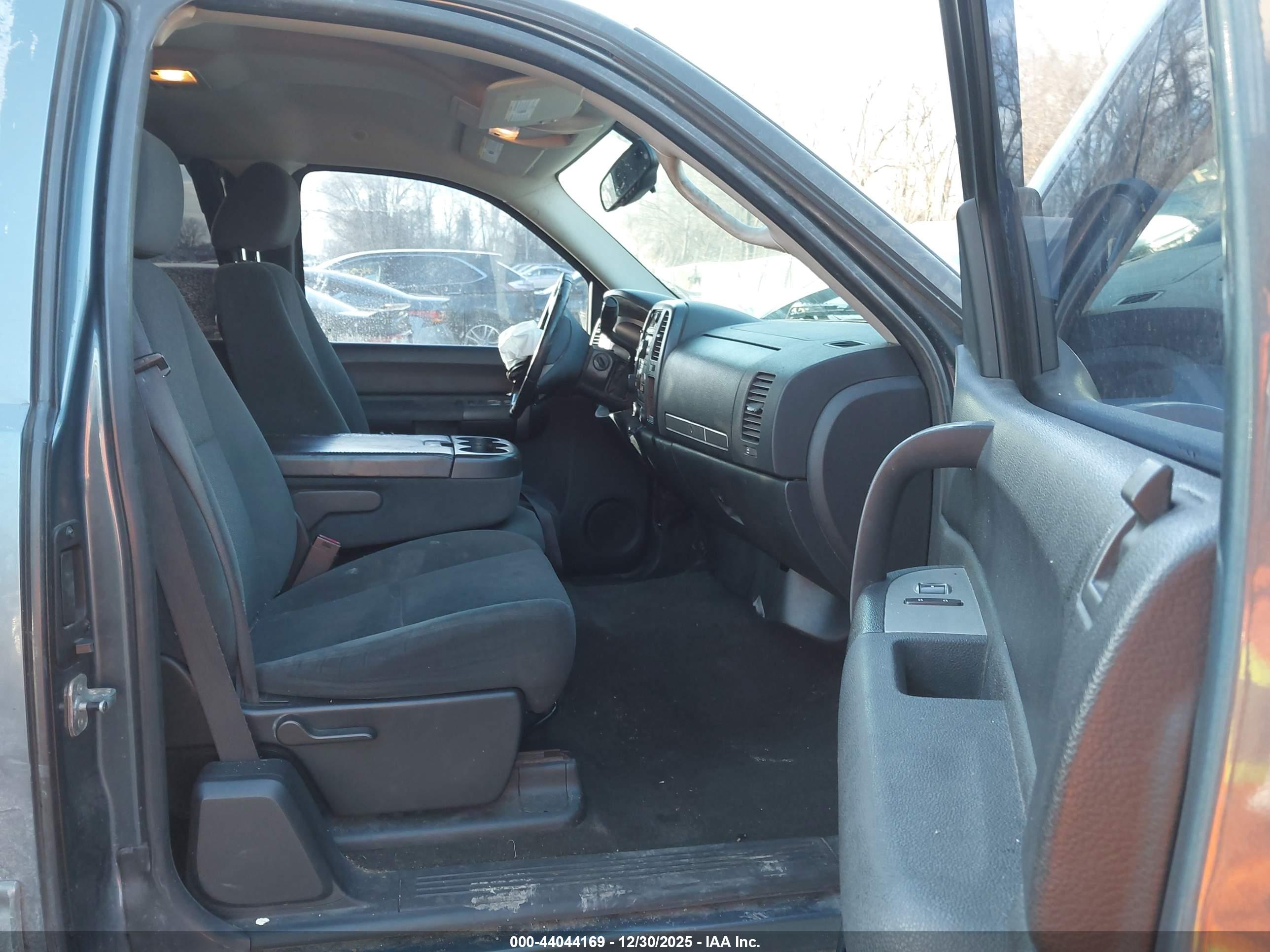 GMC SIERRA image 5