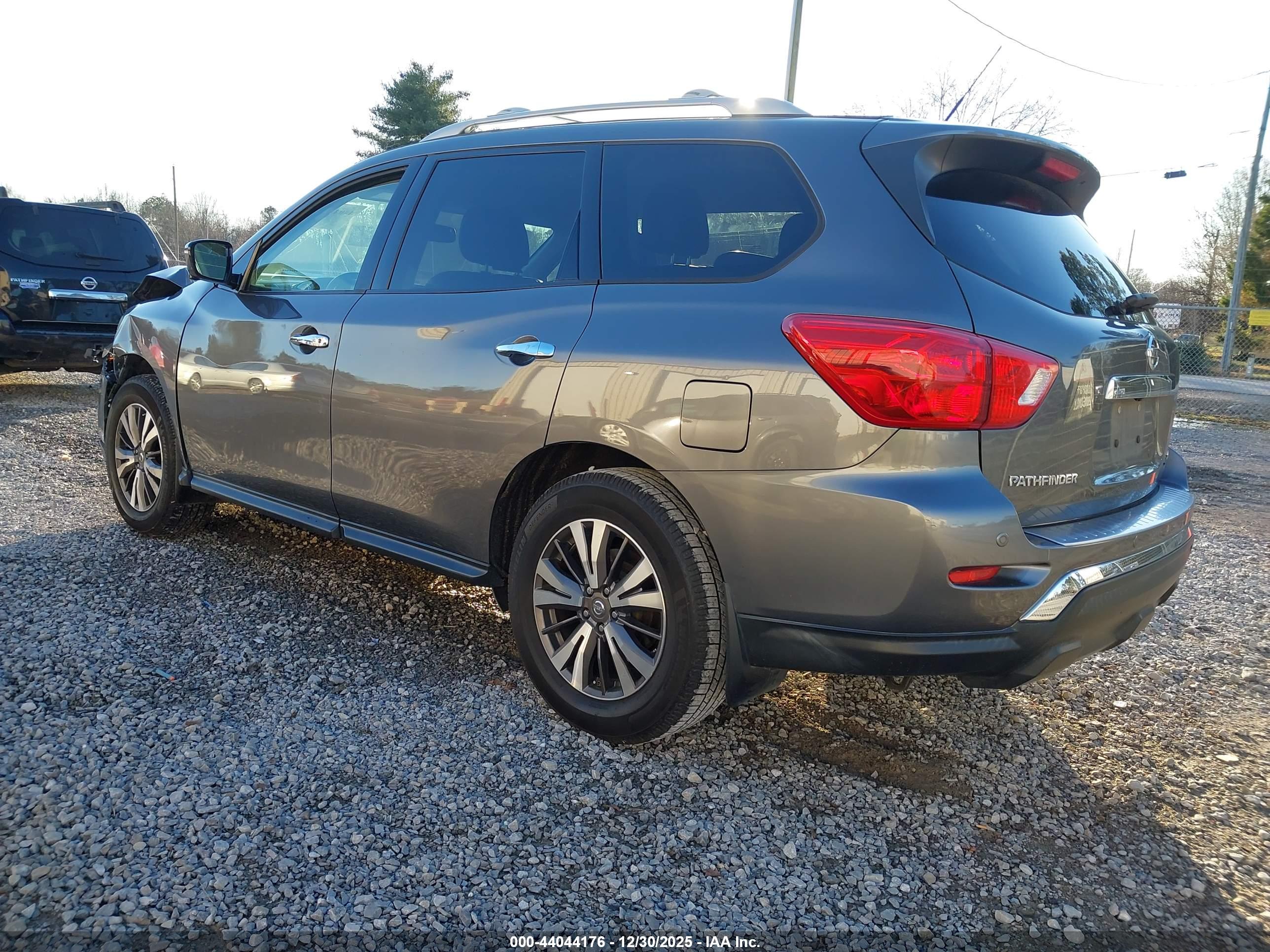 NISSAN PATHFINDER image 3