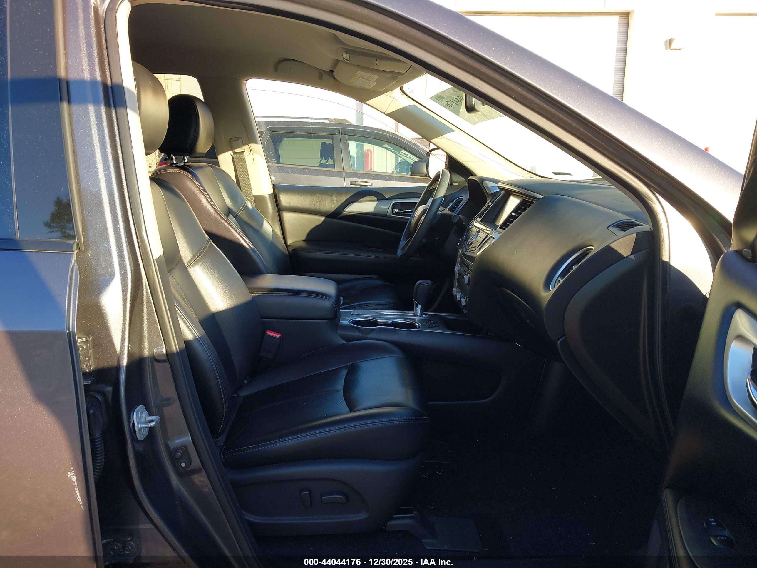 NISSAN PATHFINDER image 5