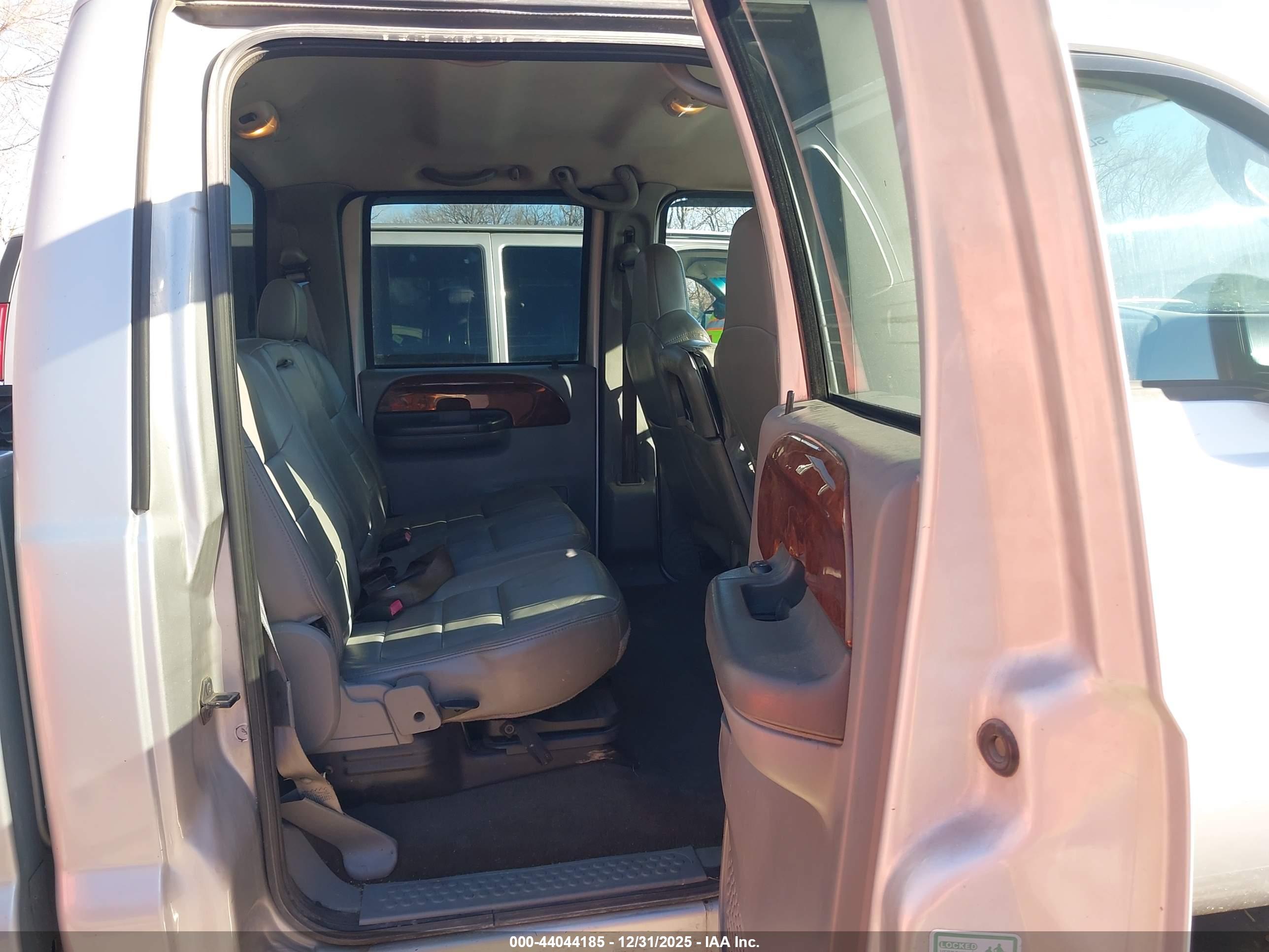 FORD F-250 image 8