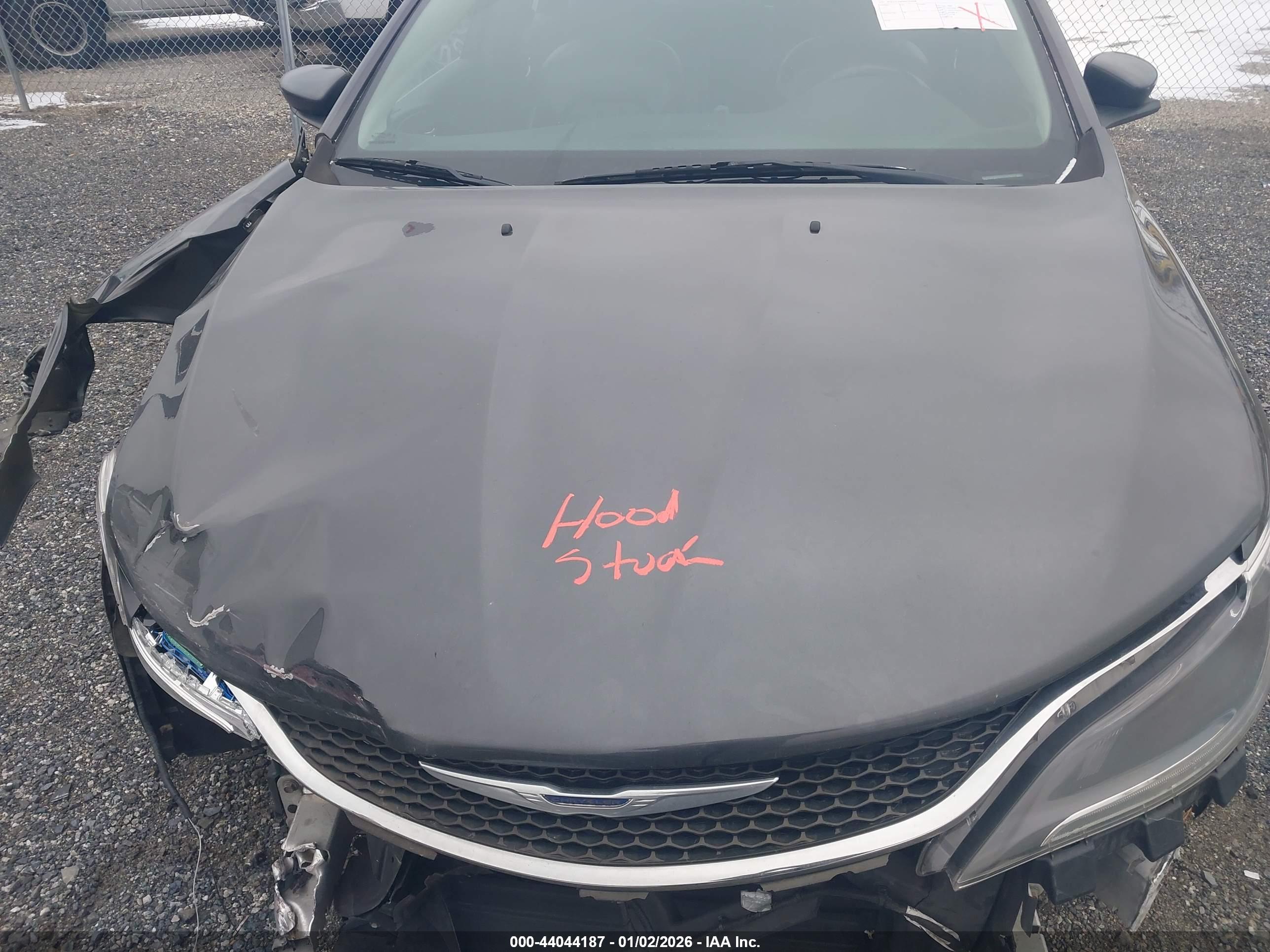 CHRYSLER 200 image 10