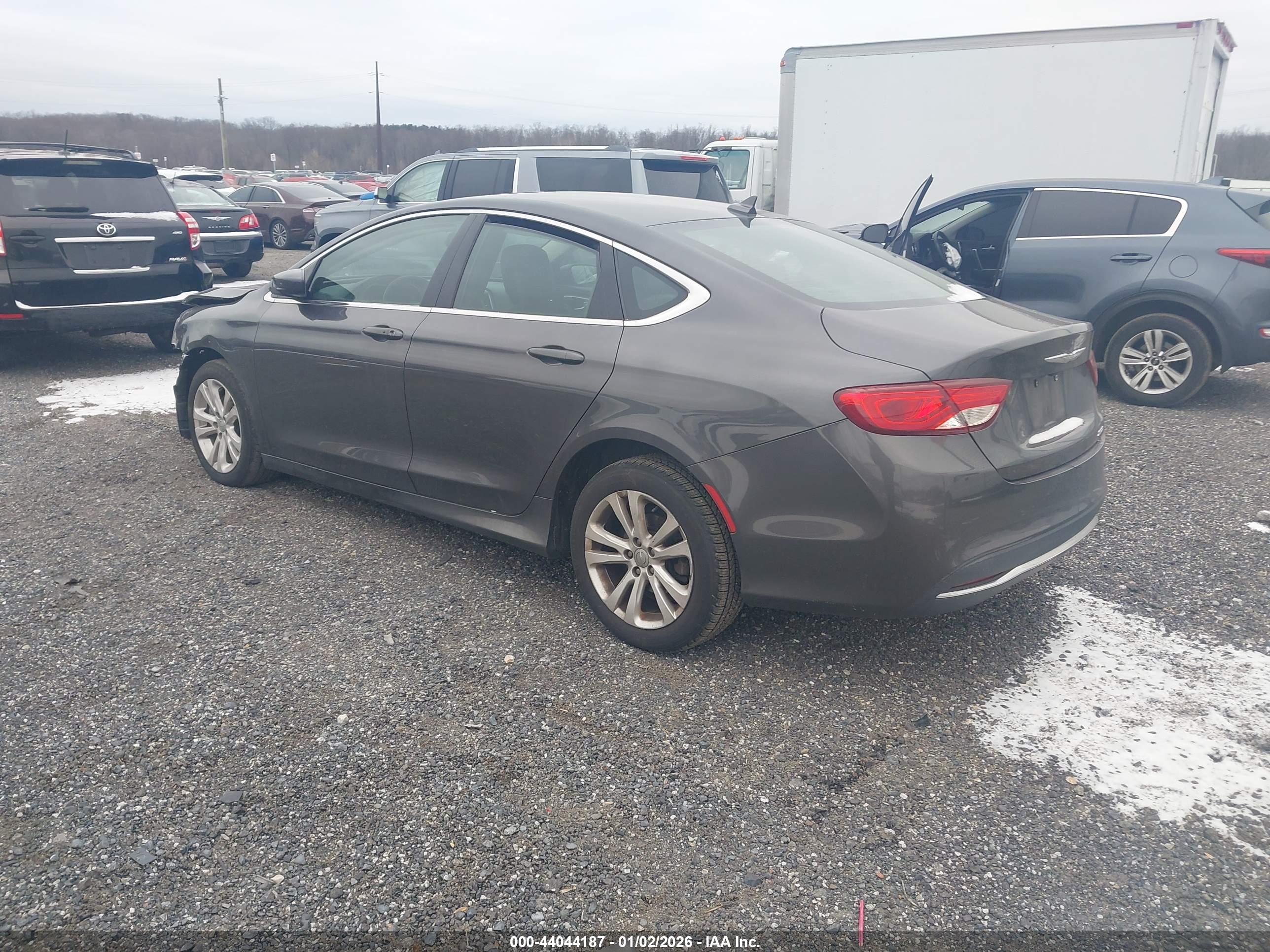 CHRYSLER 200 image 3