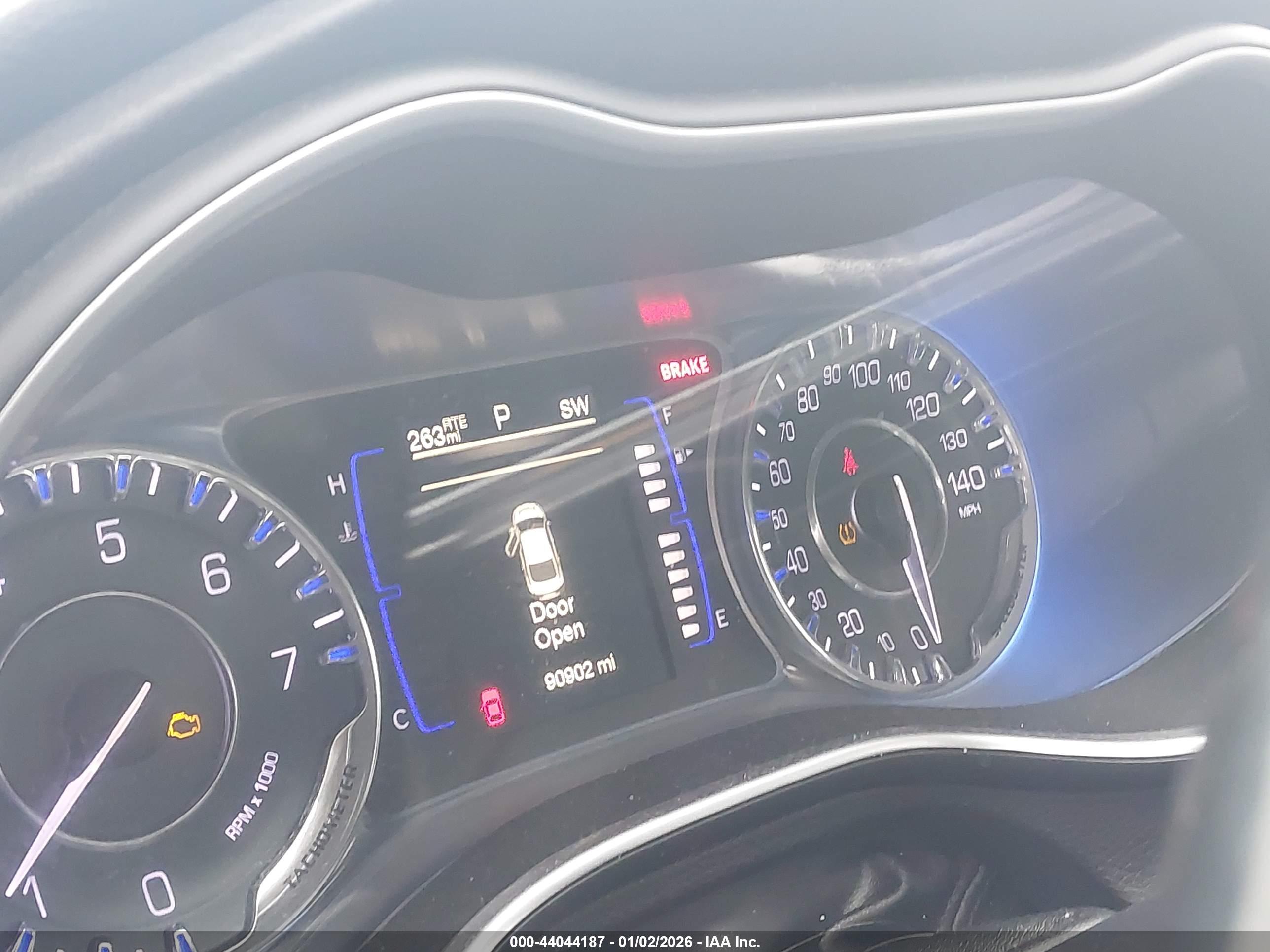 CHRYSLER 200 image 7