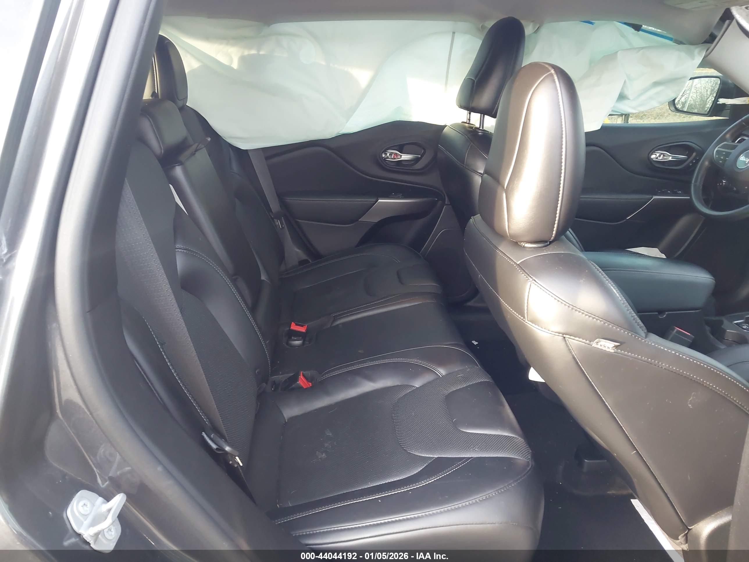 JEEP CHEROKEE image 8