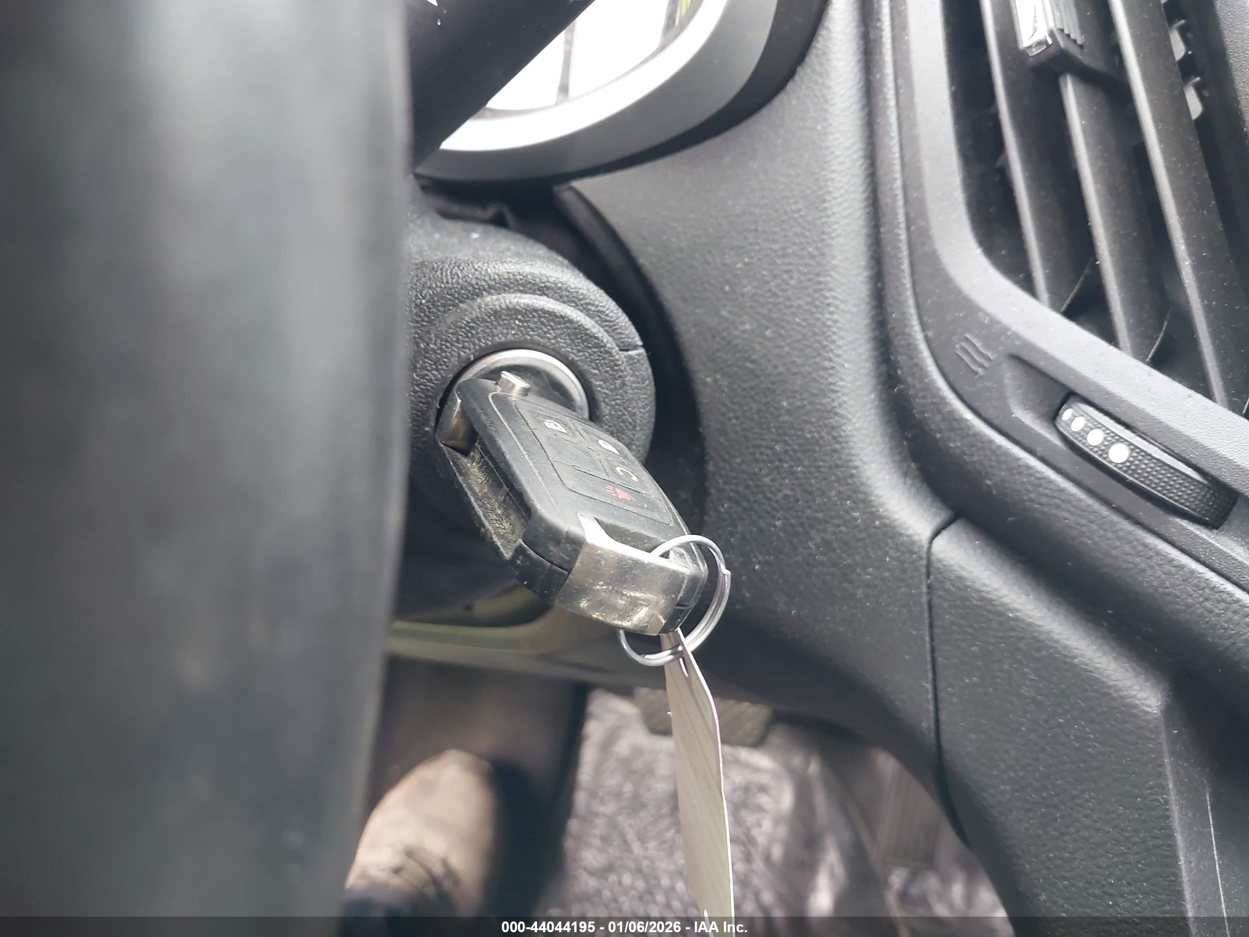 CHEVROLET EQUINOX image 11