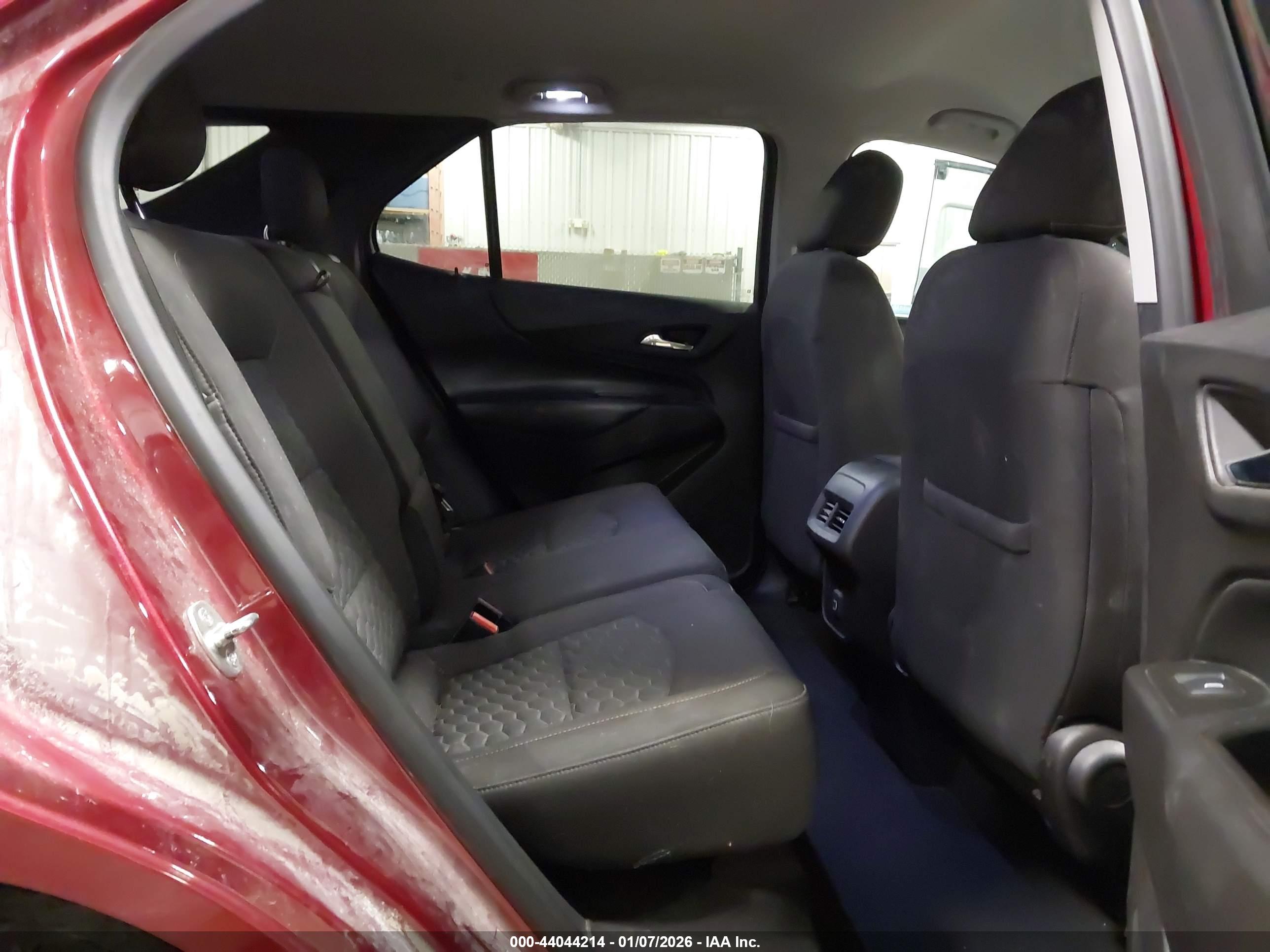 CHEVROLET EQUINOX image 8