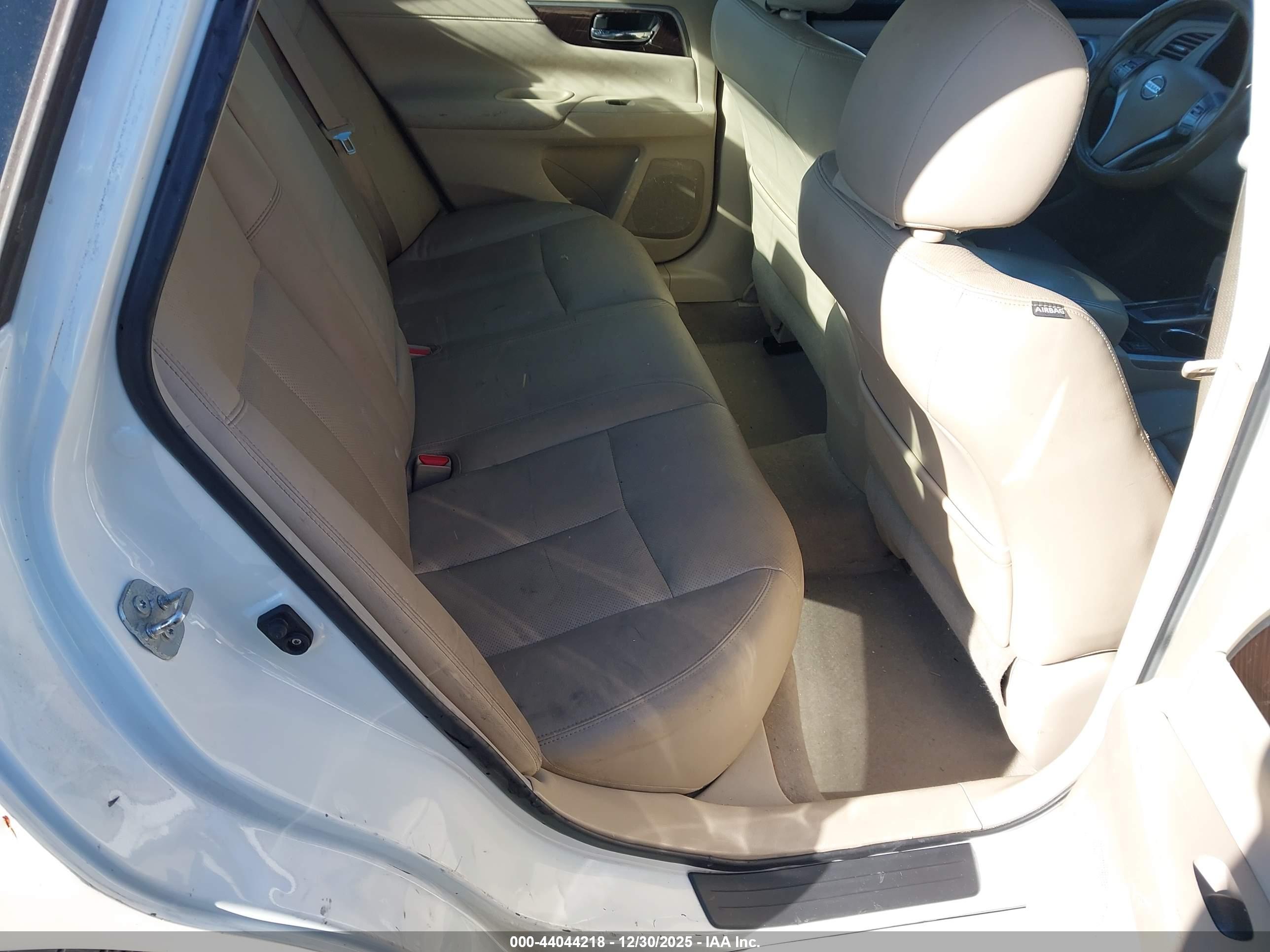 NISSAN ALTIMA image 8