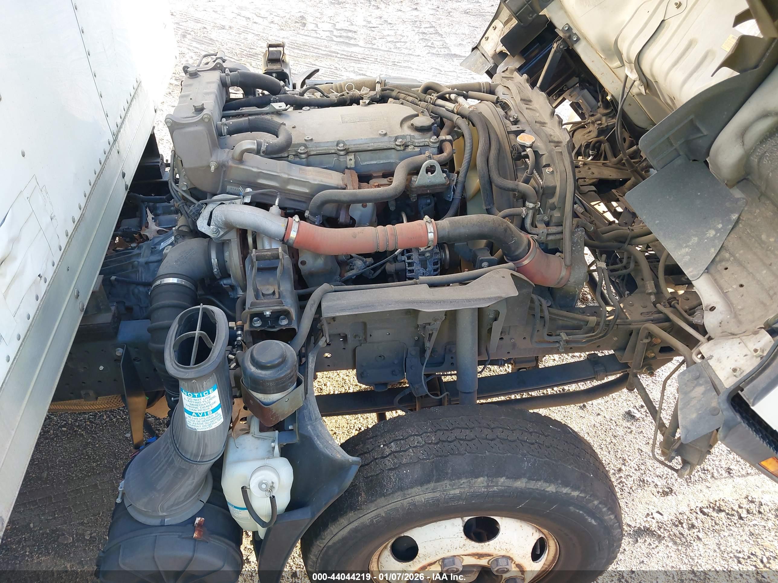 ISUZU NPR image 10