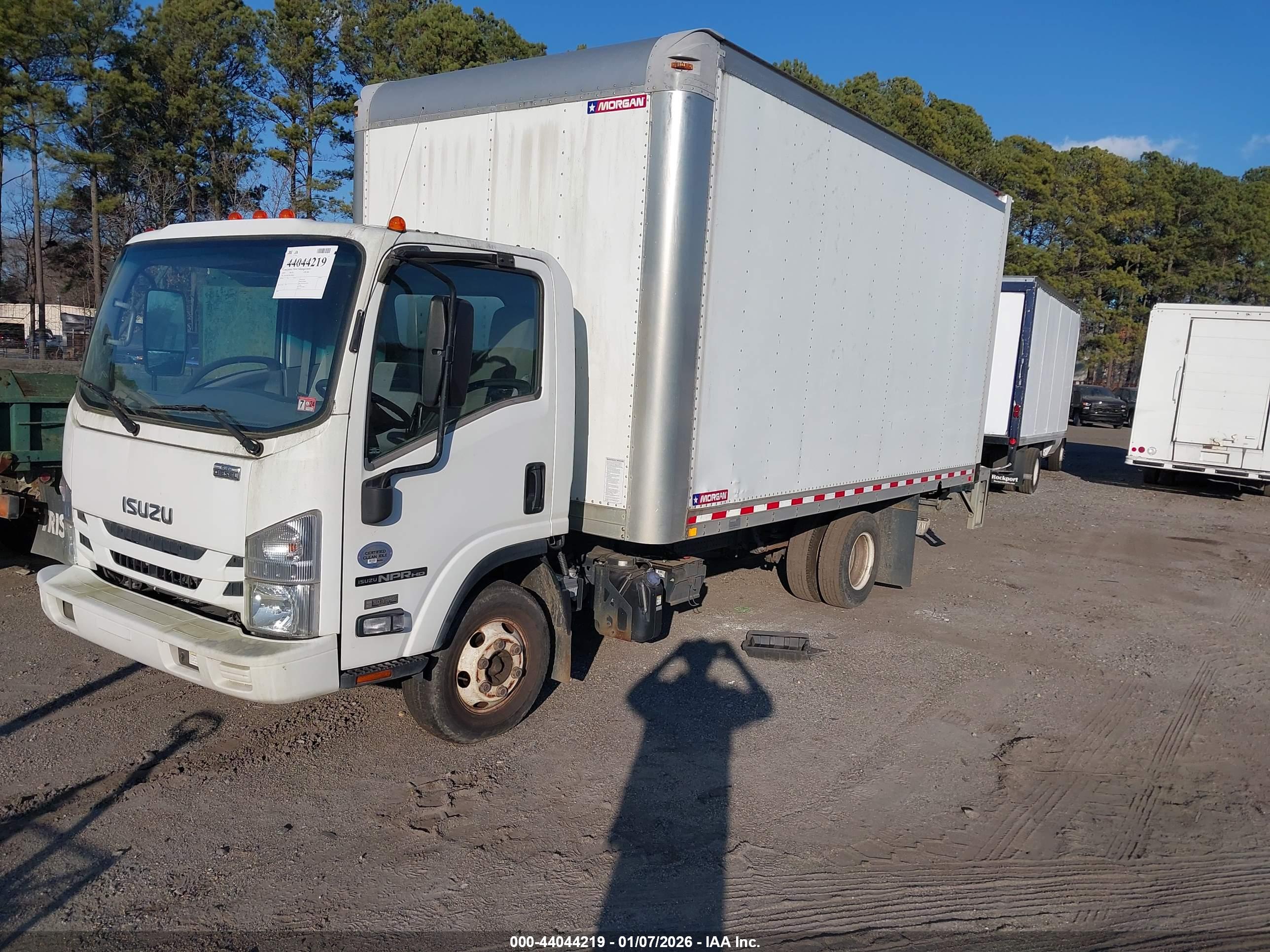 ISUZU NPR image 2