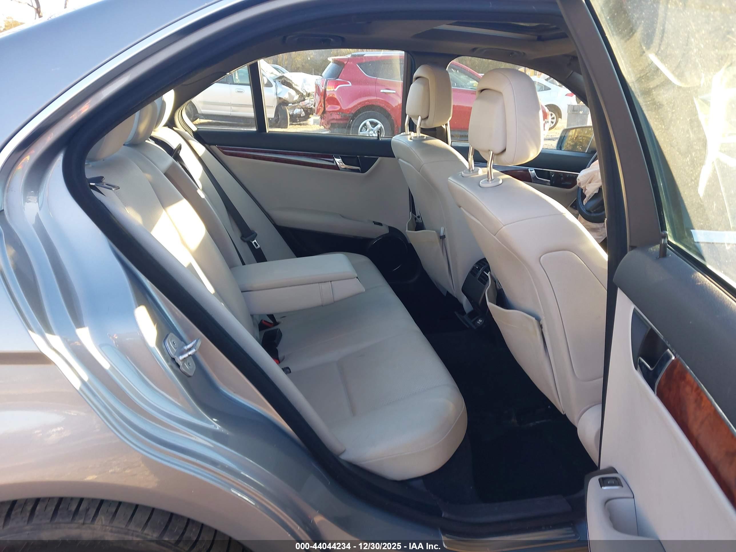 MERCEDES-BENZ C image 8
