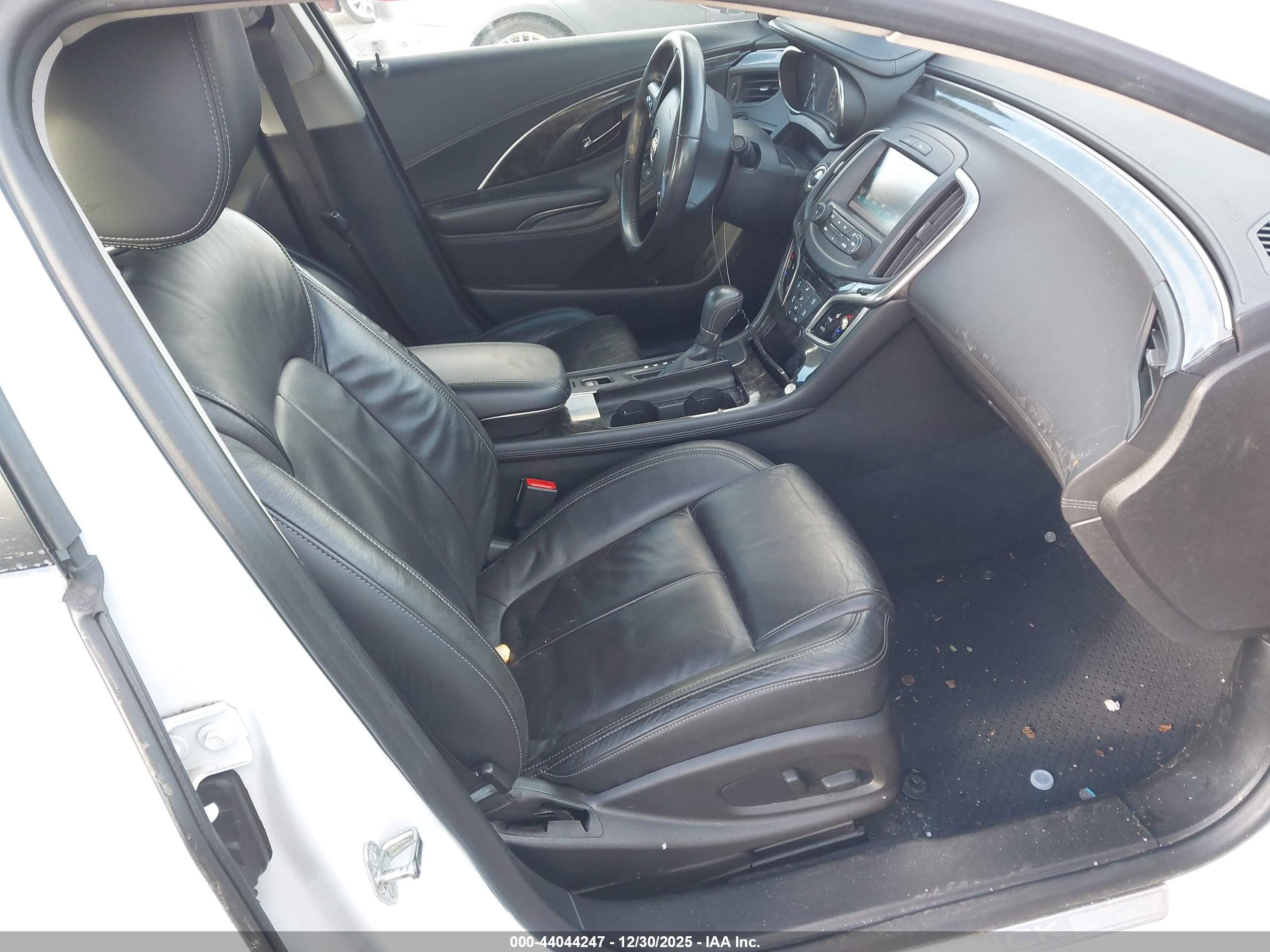 BUICK LACROSSE image 5
