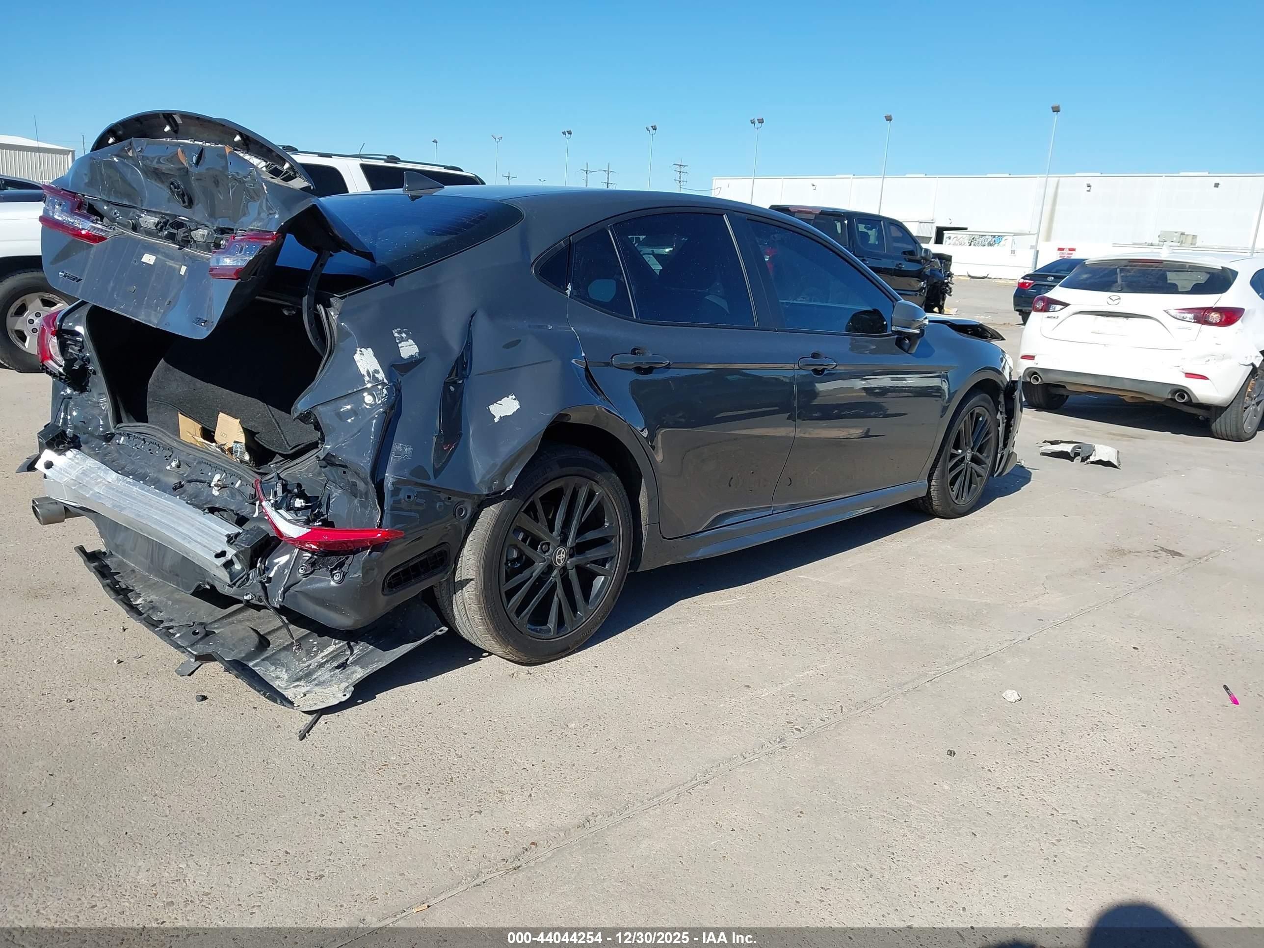 TOYOTA CAMRY image 4