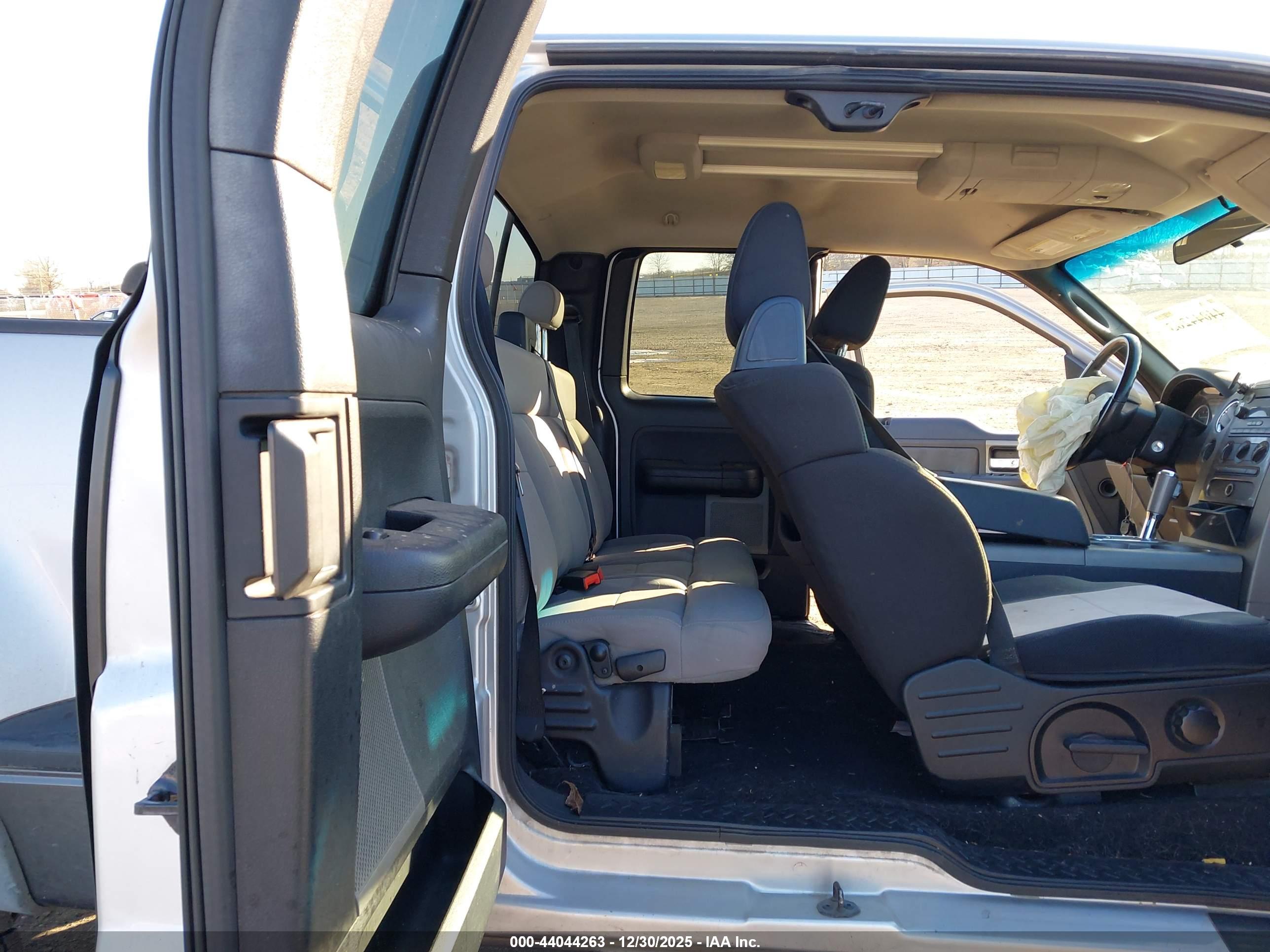 FORD F-150 image 8