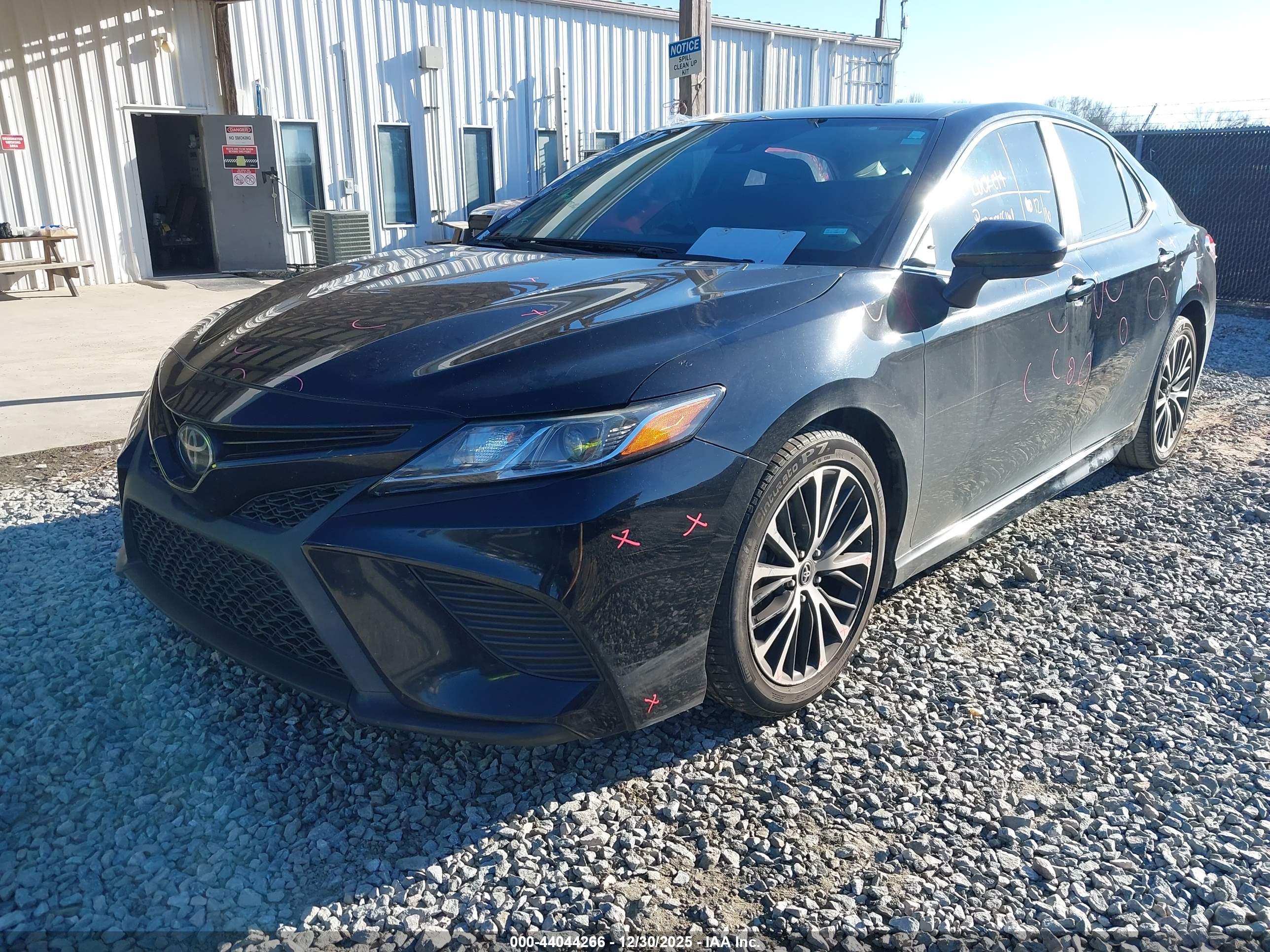 TOYOTA CAMRY image 2