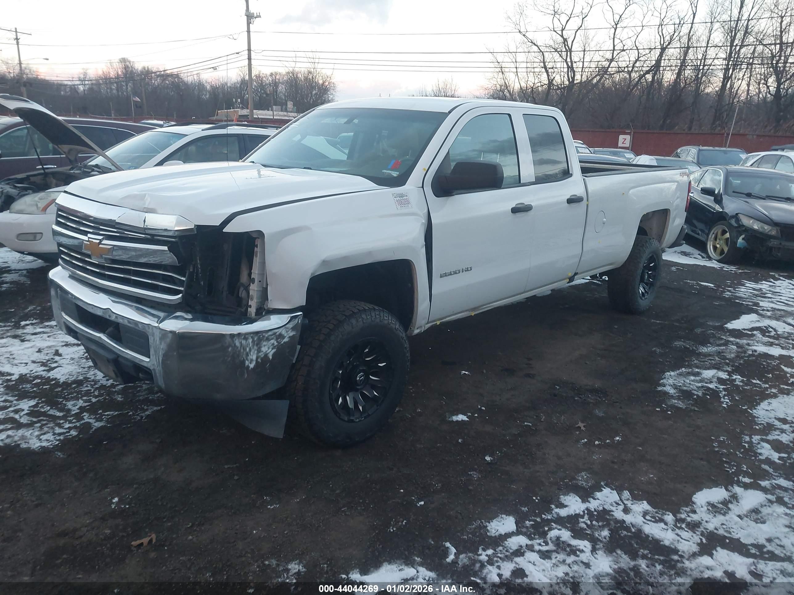 CHEVROLET SILVERADO image 2