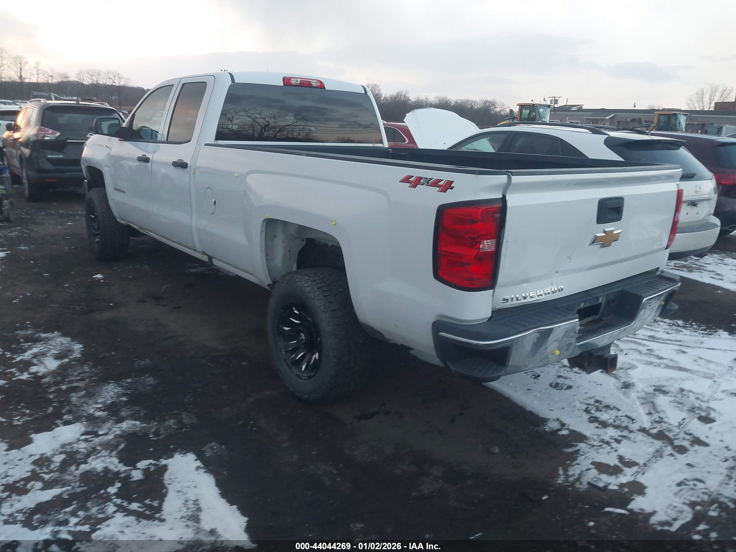 CHEVROLET SILVERADO image 3