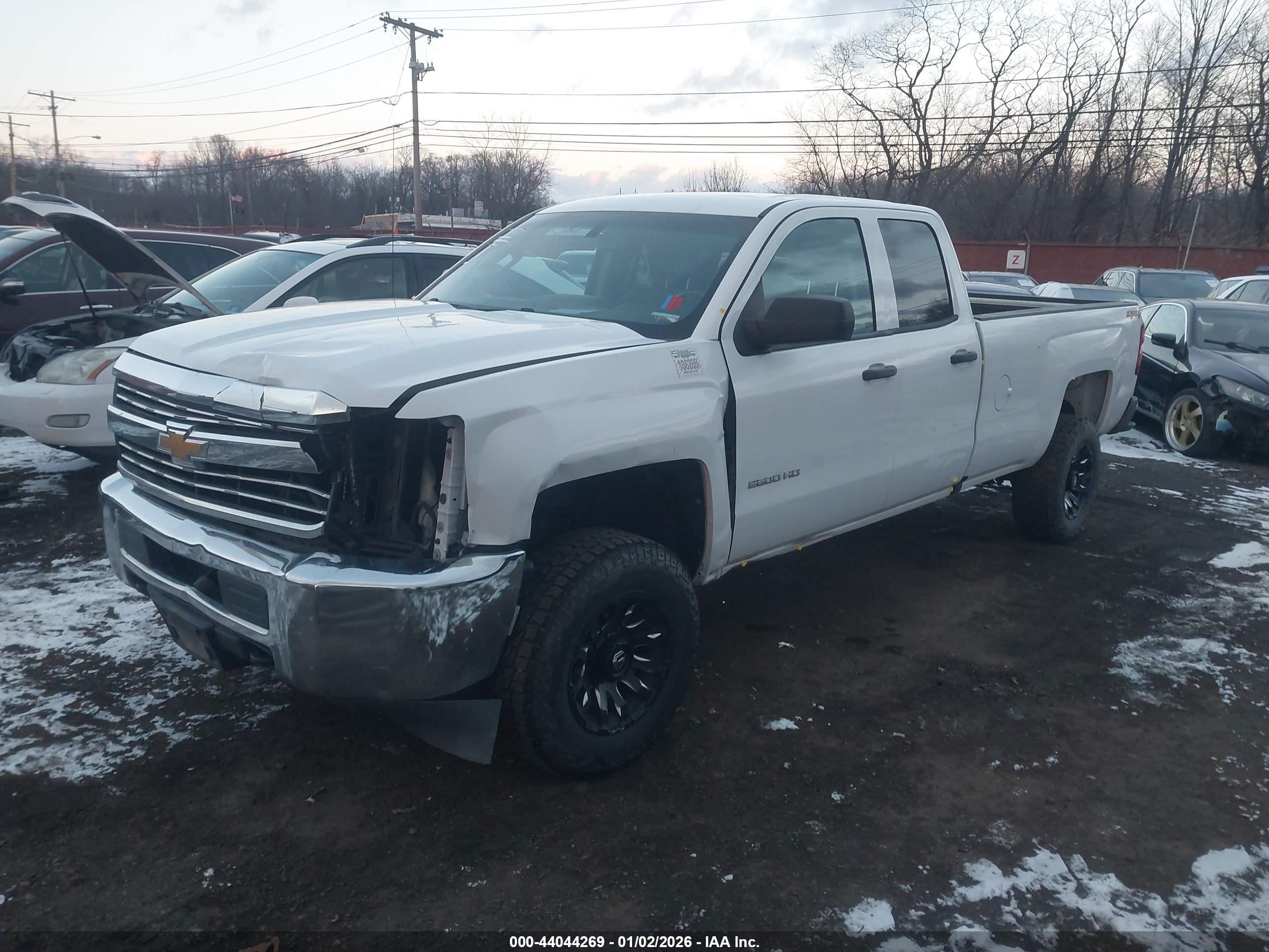 CHEVROLET SILVERADO image 6