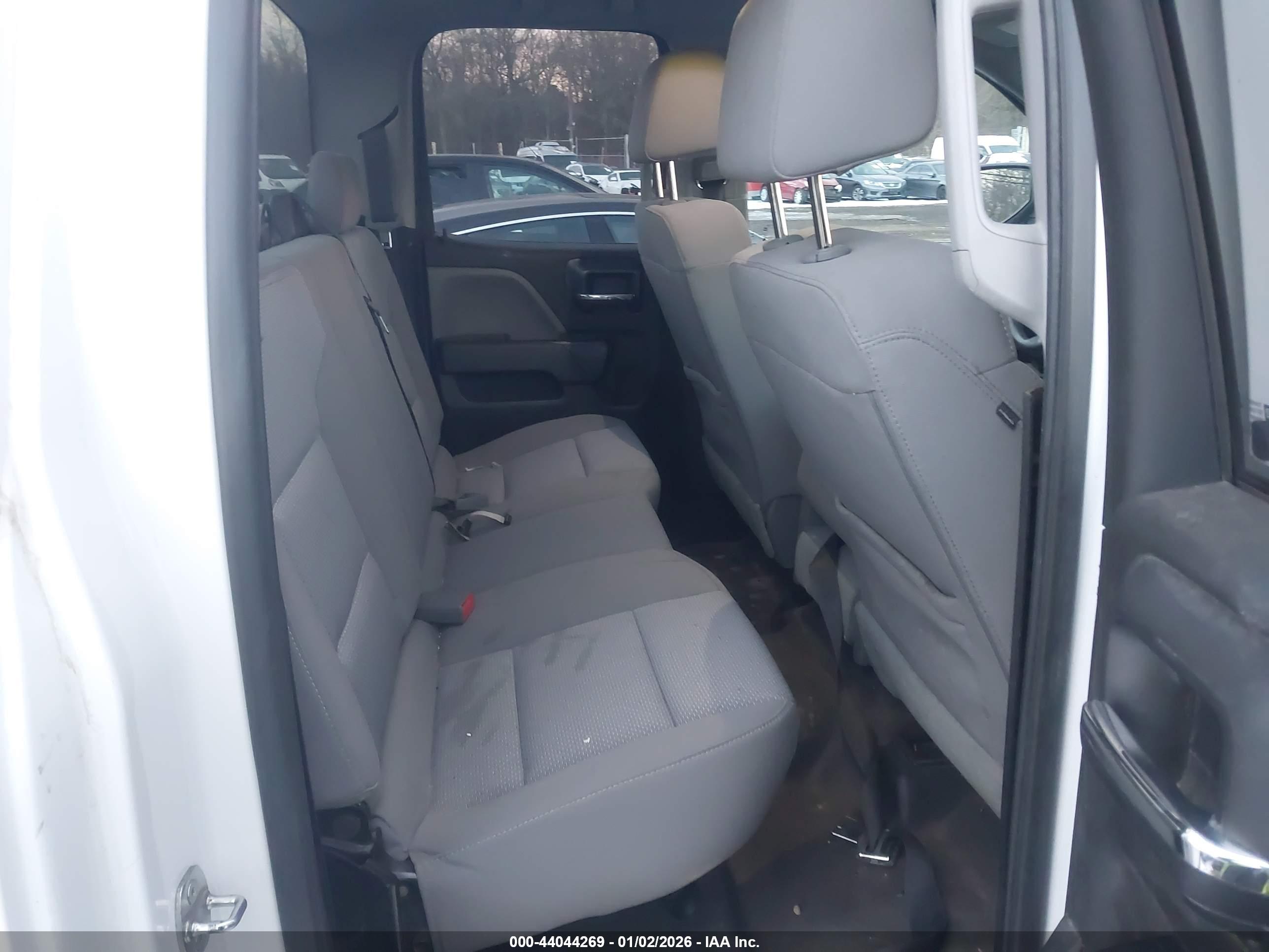 CHEVROLET SILVERADO image 8