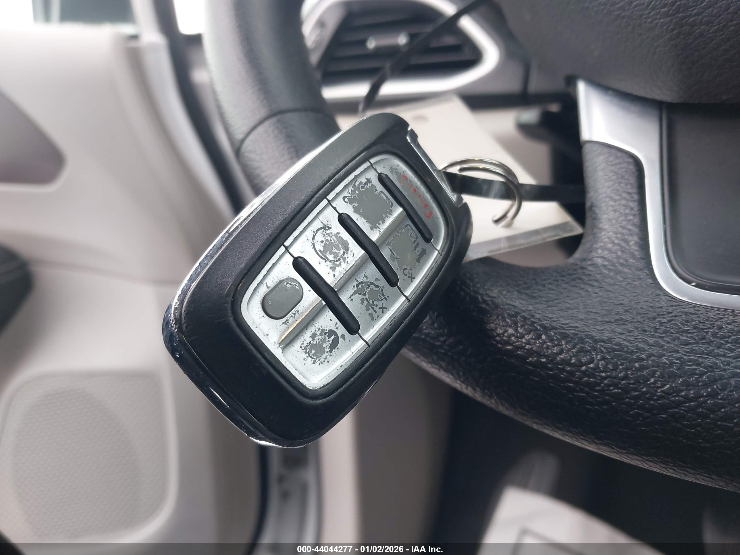 CHRYSLER VOYAGER image 11