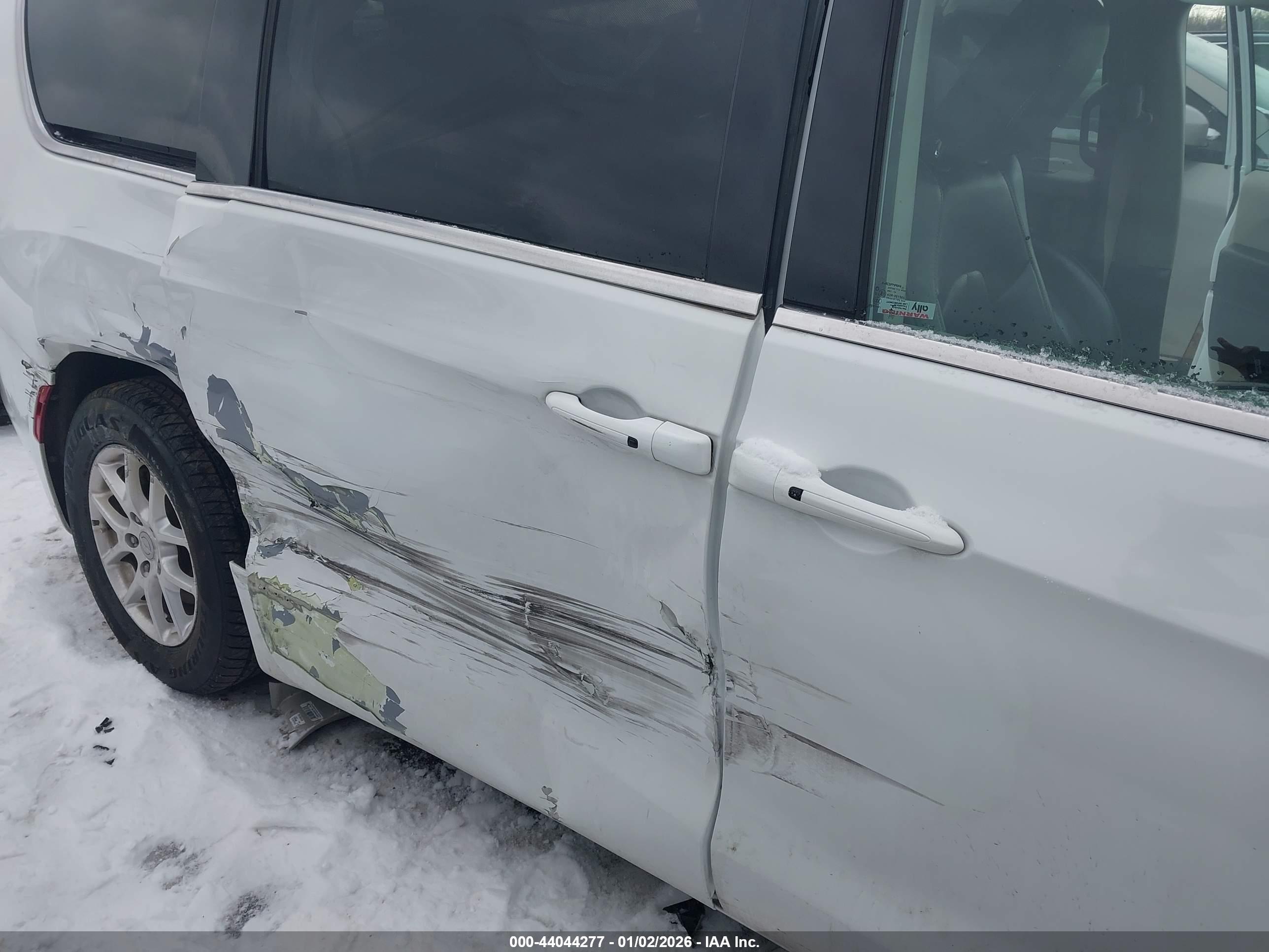 CHRYSLER VOYAGER image 6