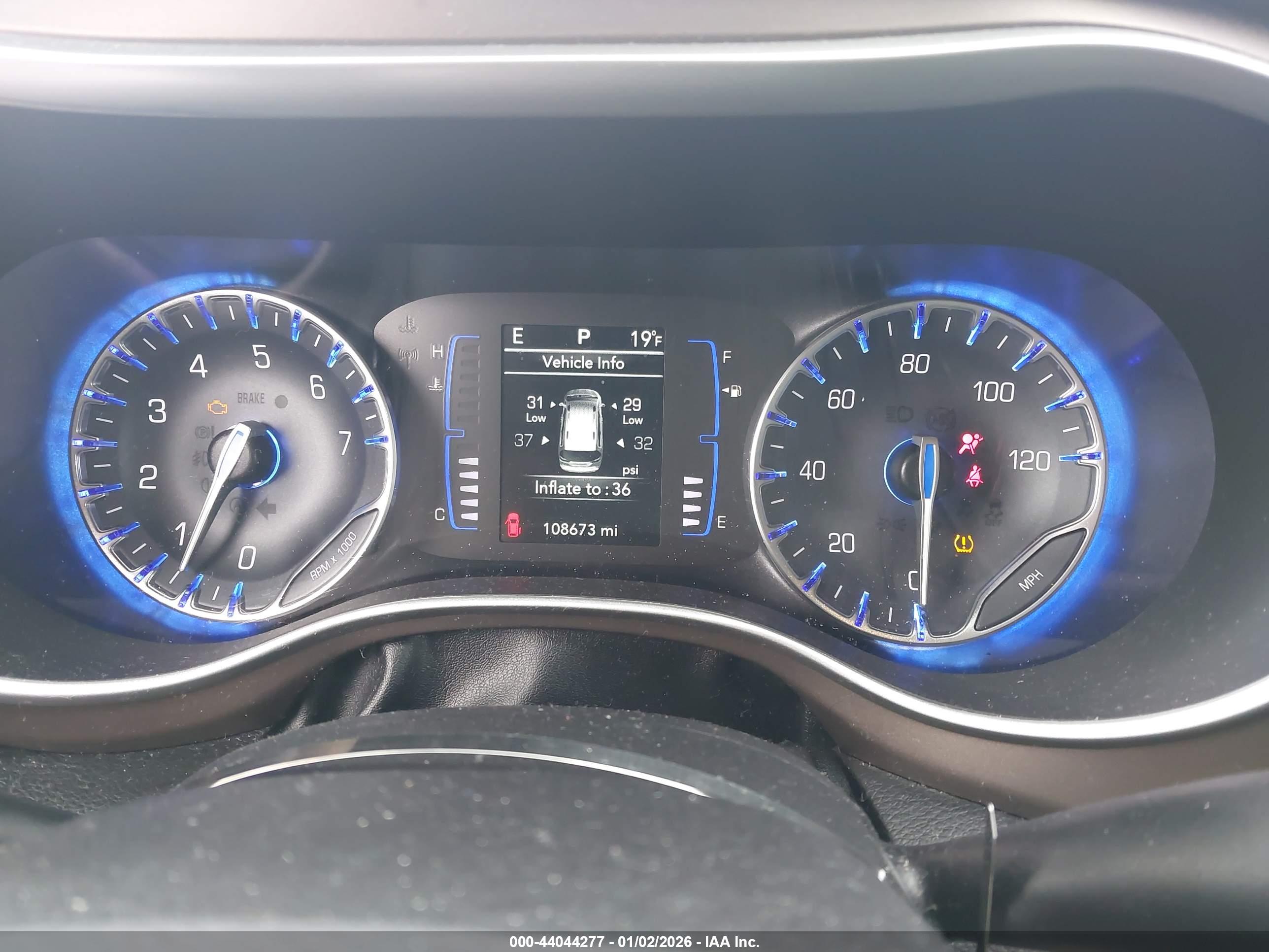 CHRYSLER VOYAGER image 7