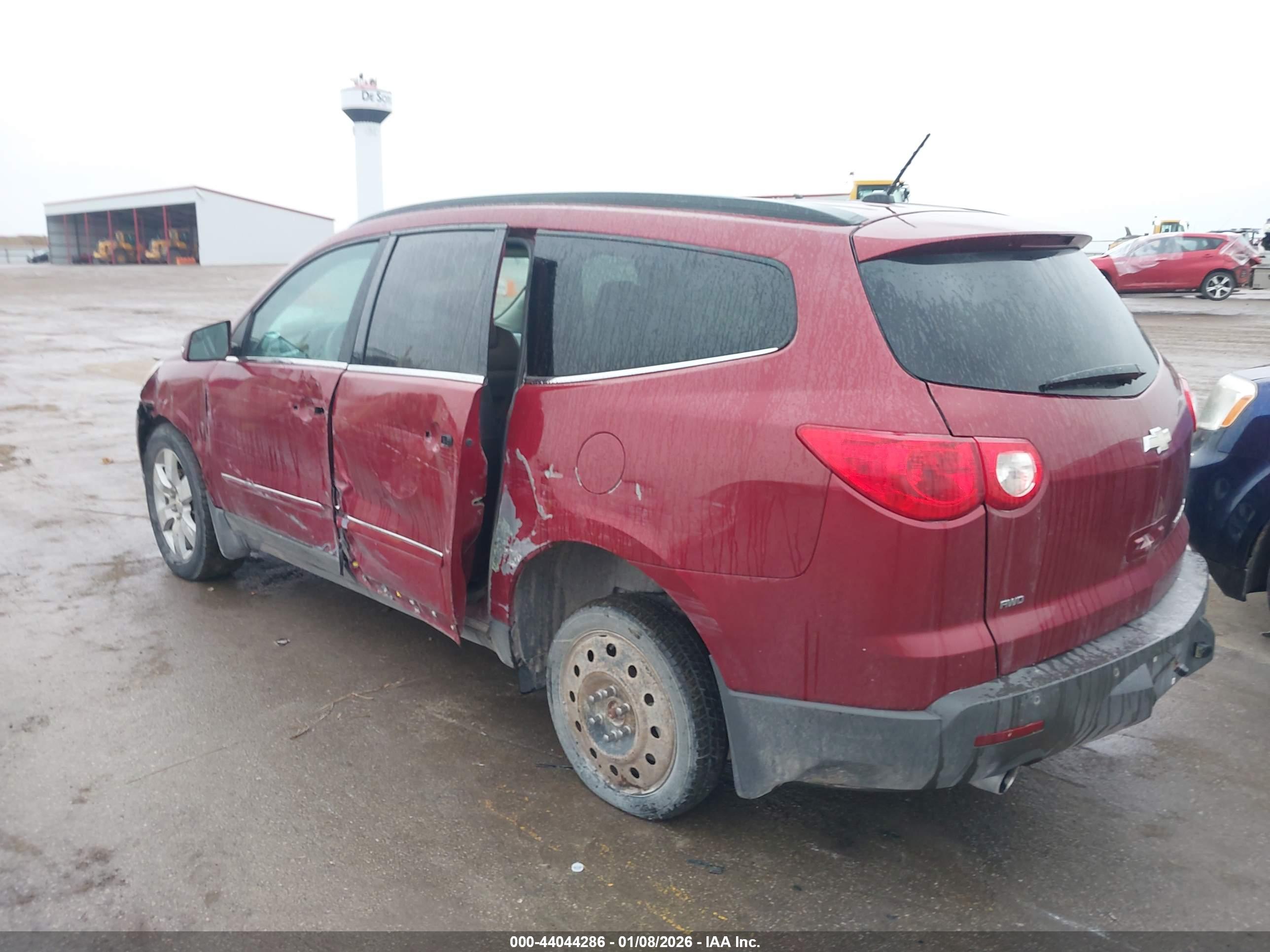CHEVROLET TRAVERSE image 3