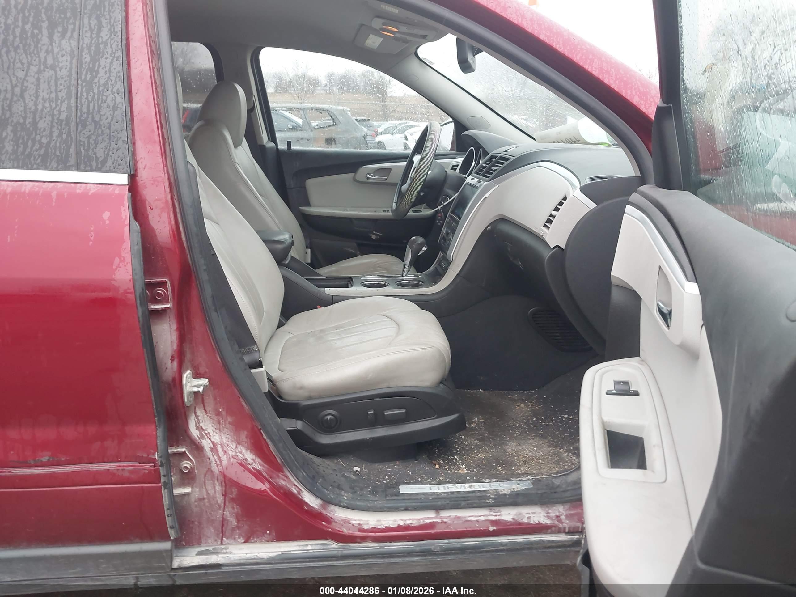 CHEVROLET TRAVERSE image 5